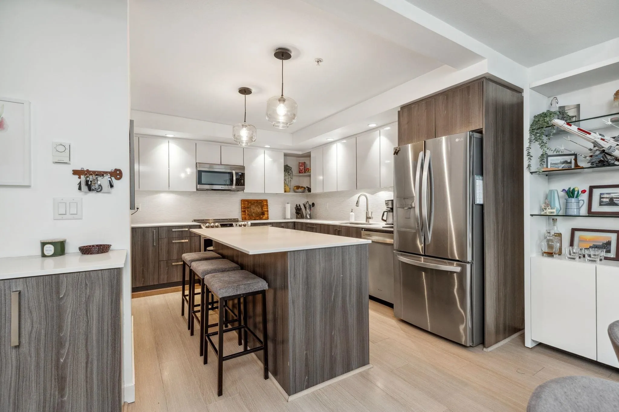 501 160 Shoreline Circle