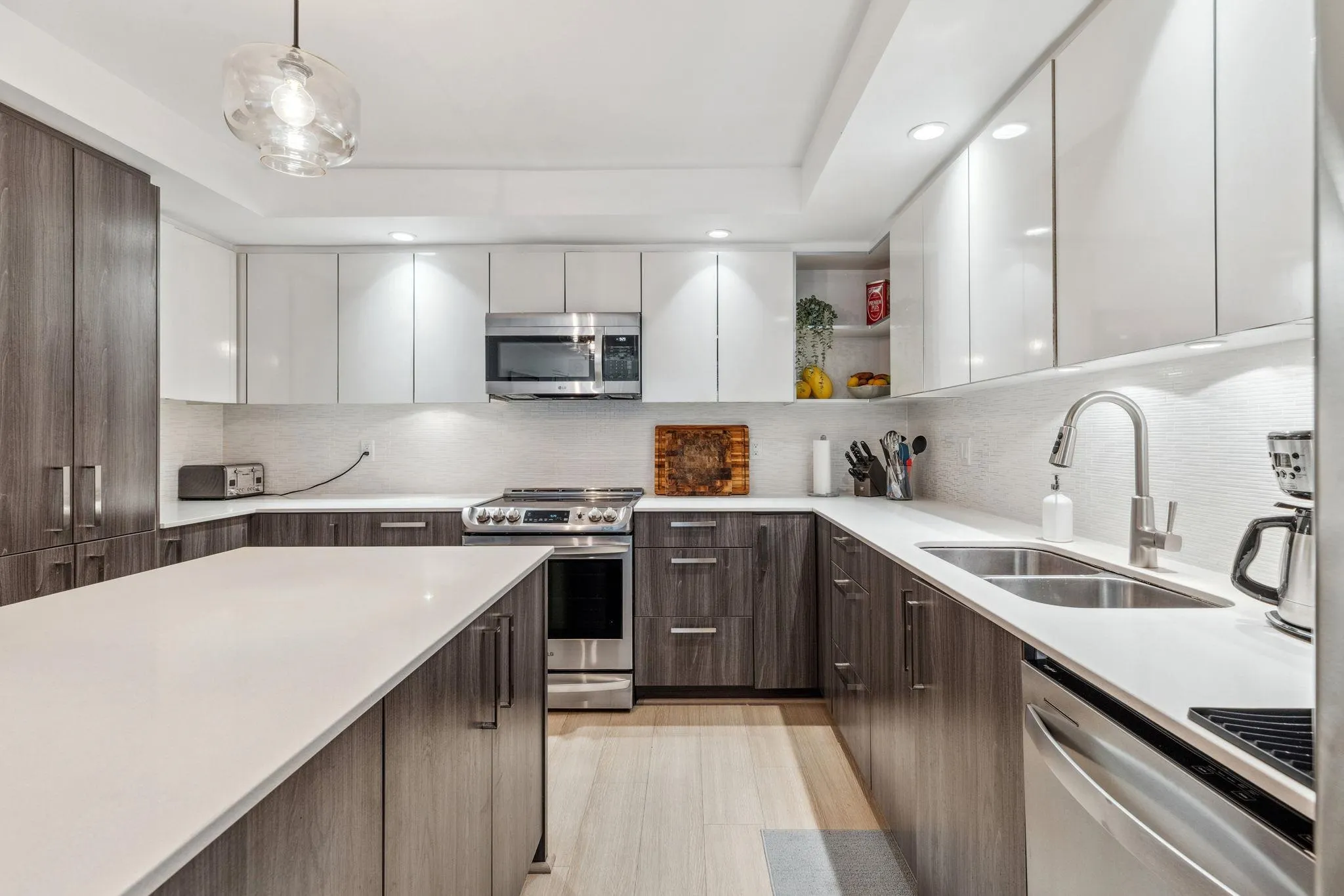 501 160 Shoreline Circle