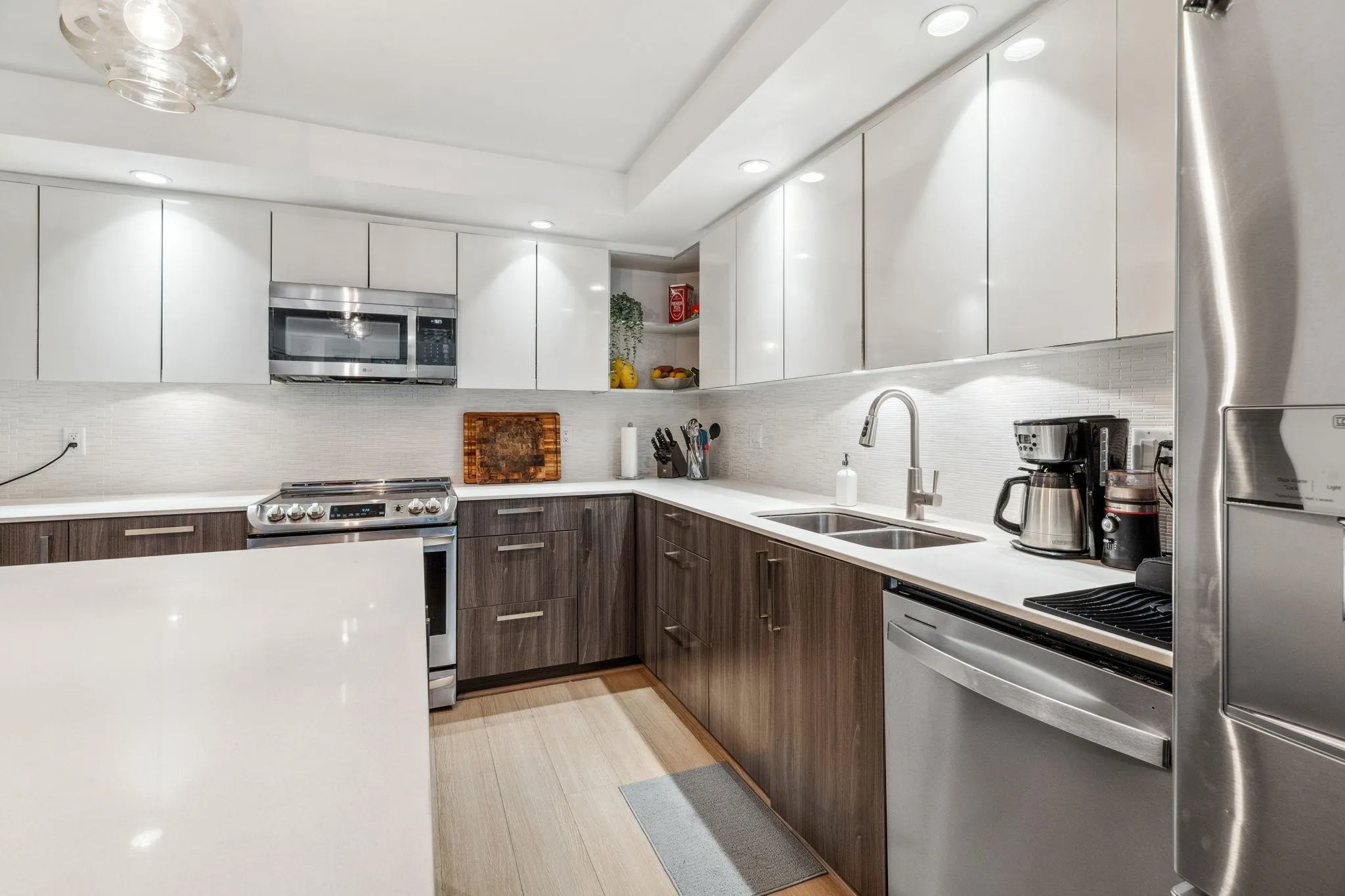 501 160 Shoreline Circle