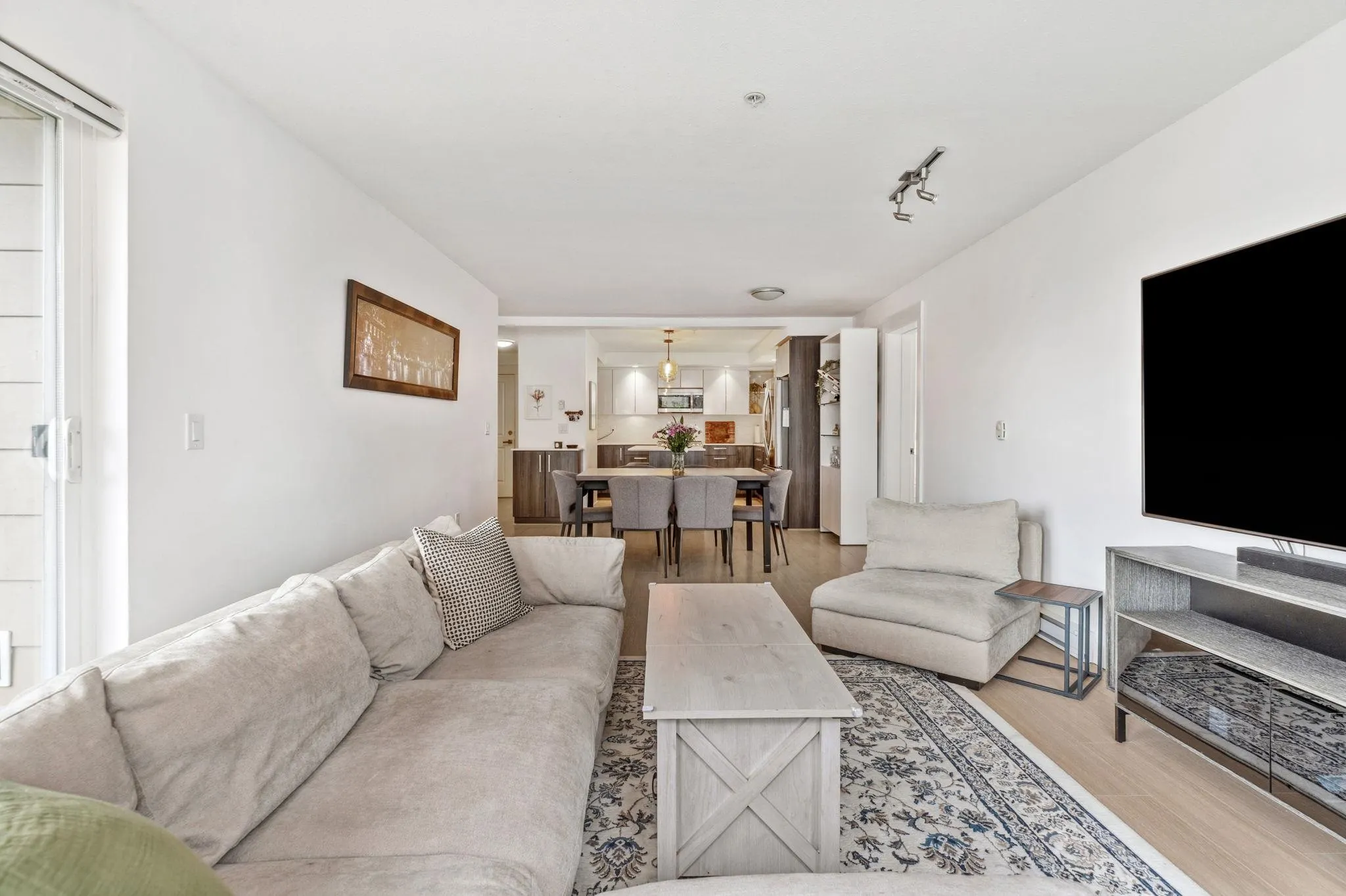 501 160 Shoreline Circle