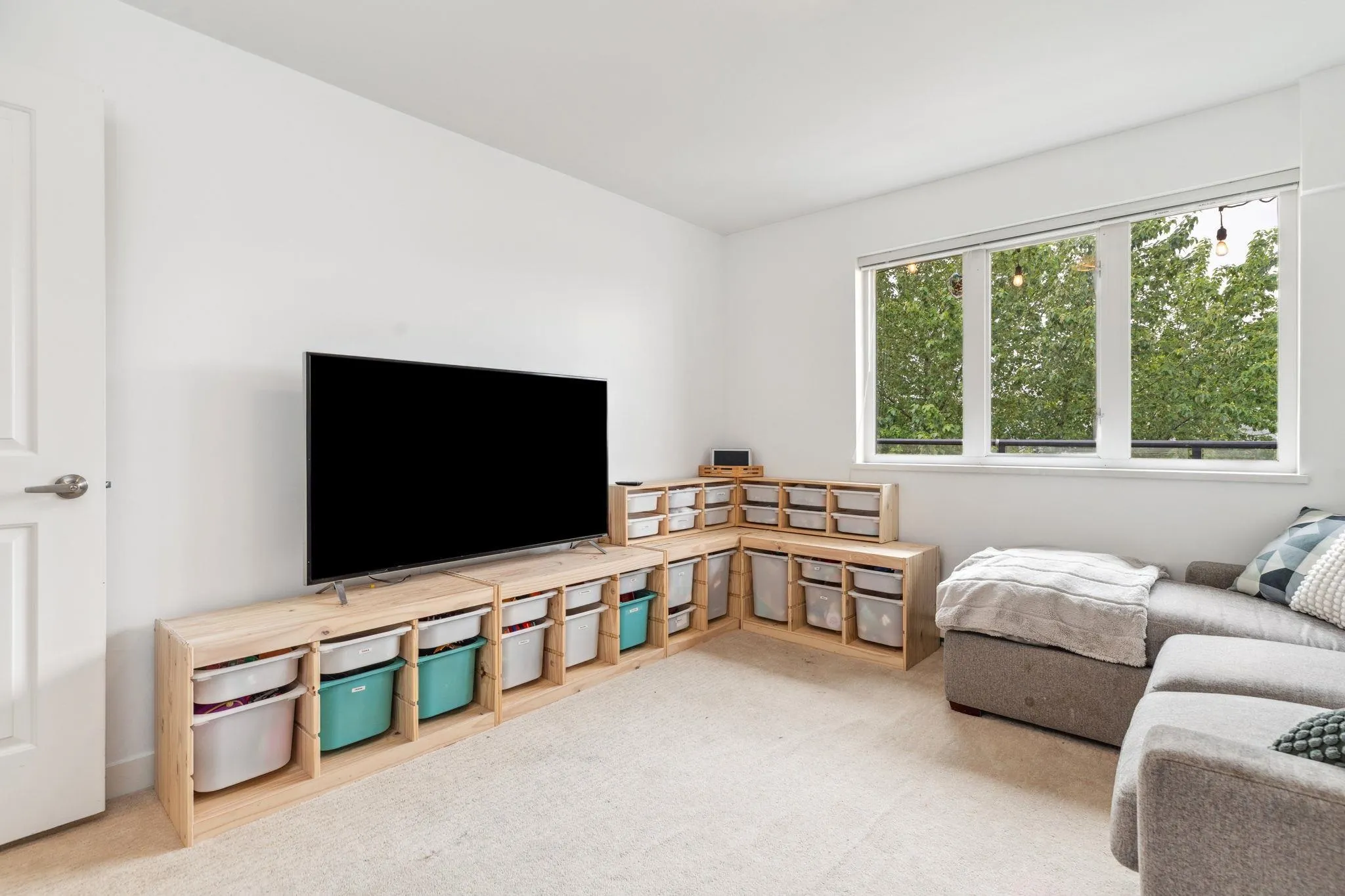 501 160 Shoreline Circle