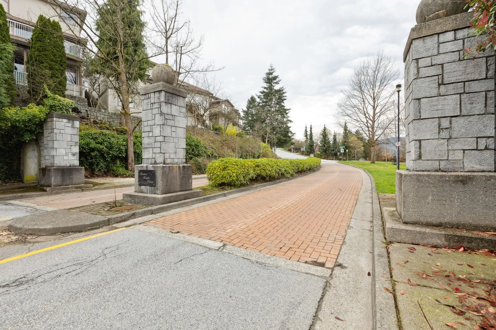 501 160 Shoreline Circle
