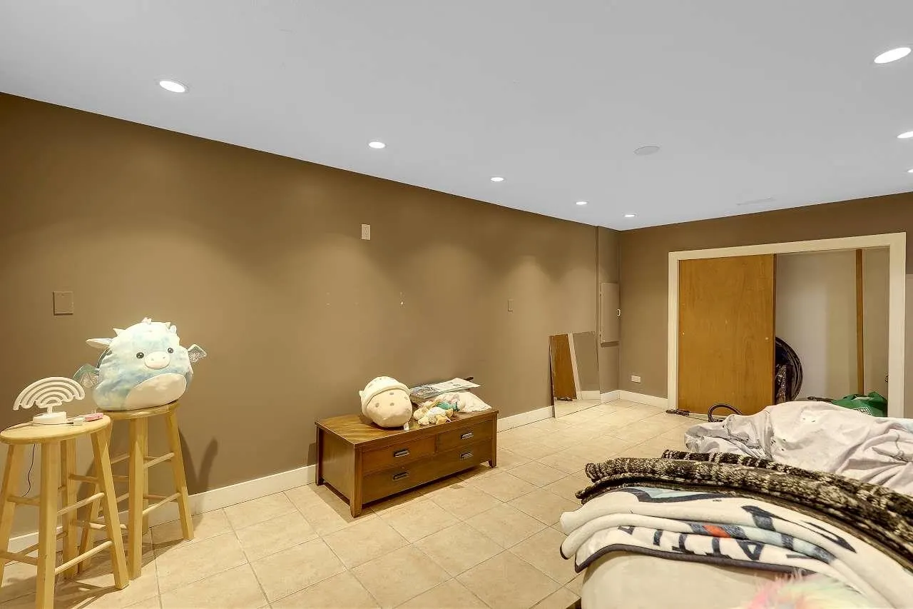 10950 Oriole Drive
