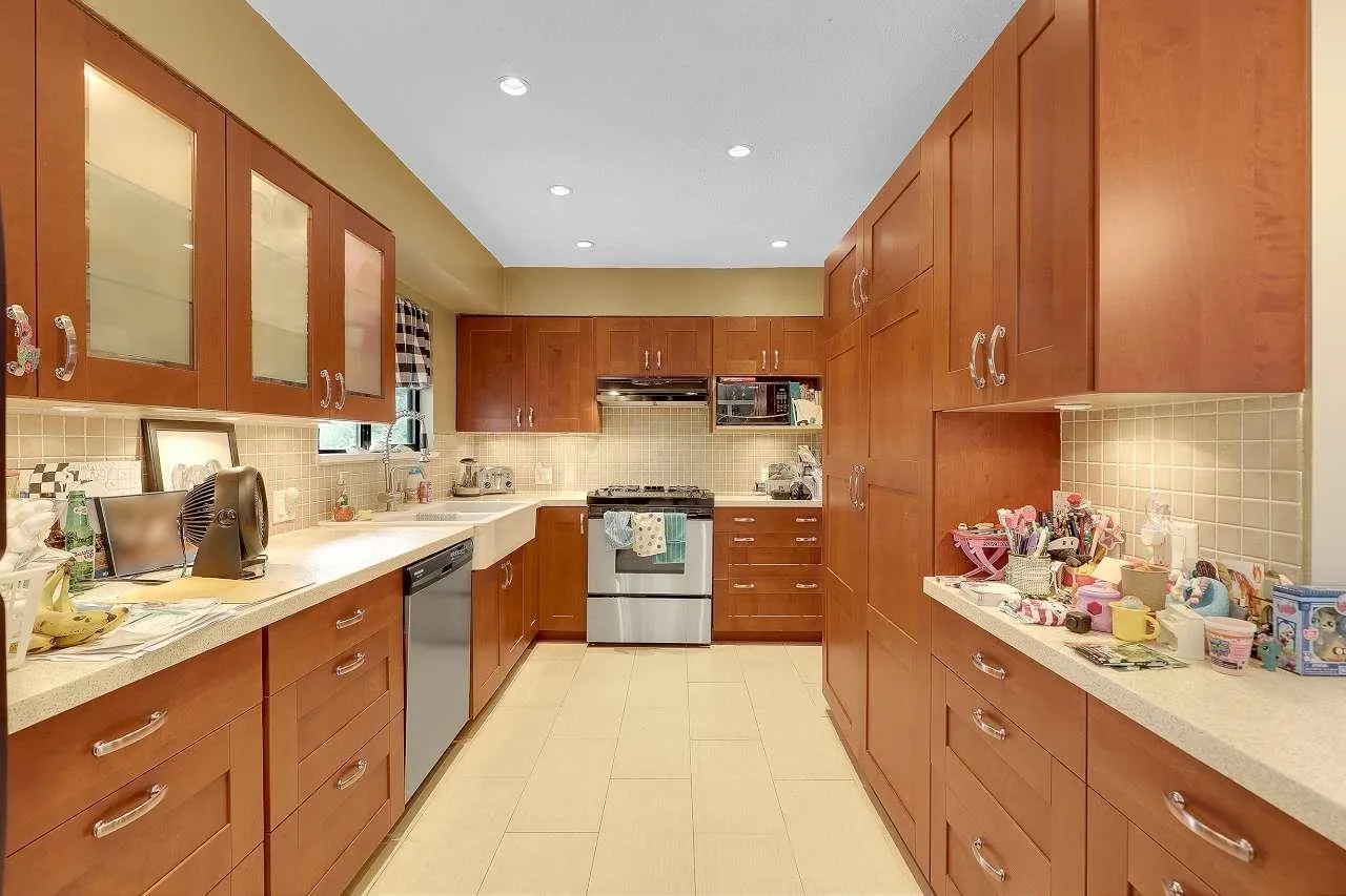 10950 Oriole Drive