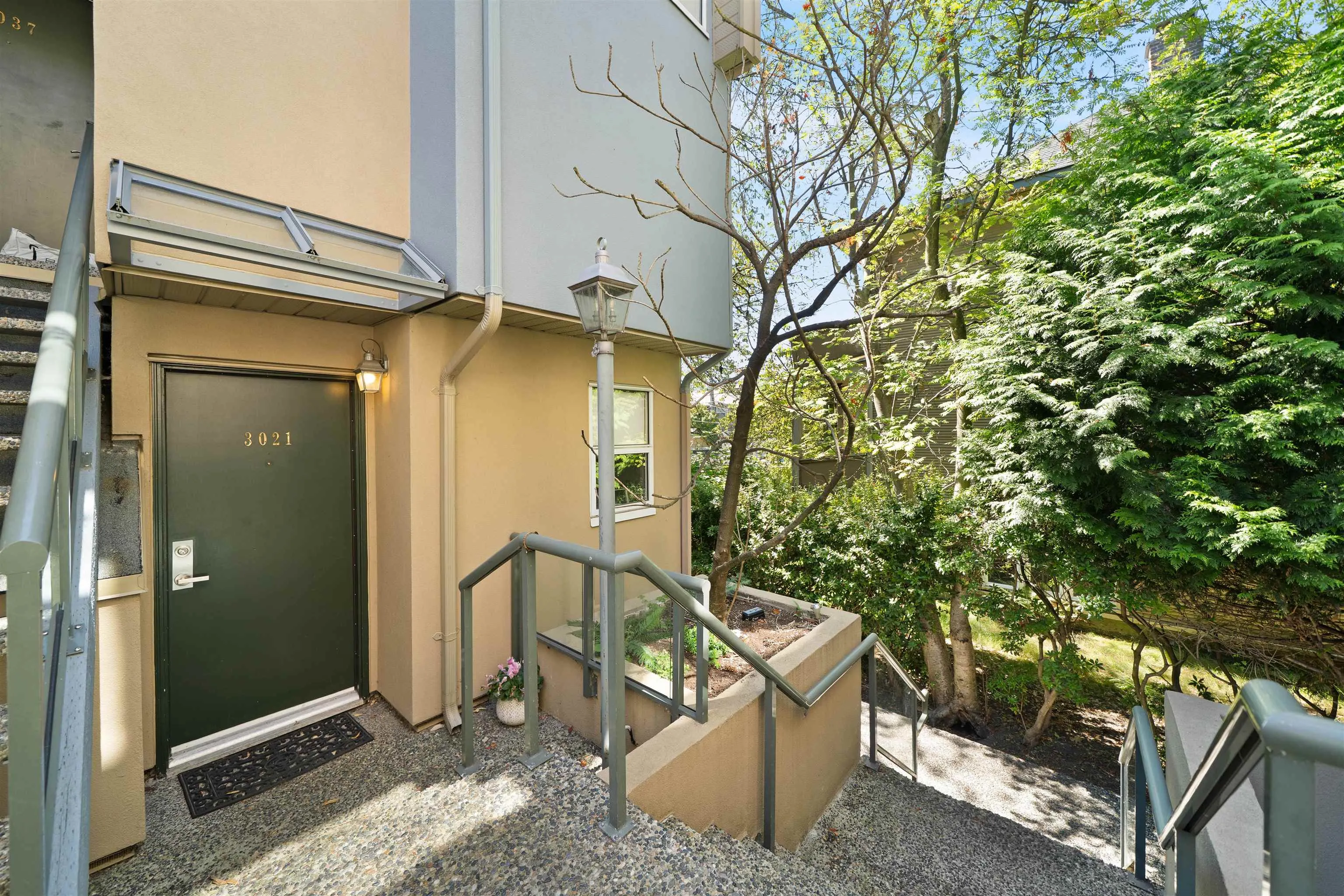 3021 Laurel Street
