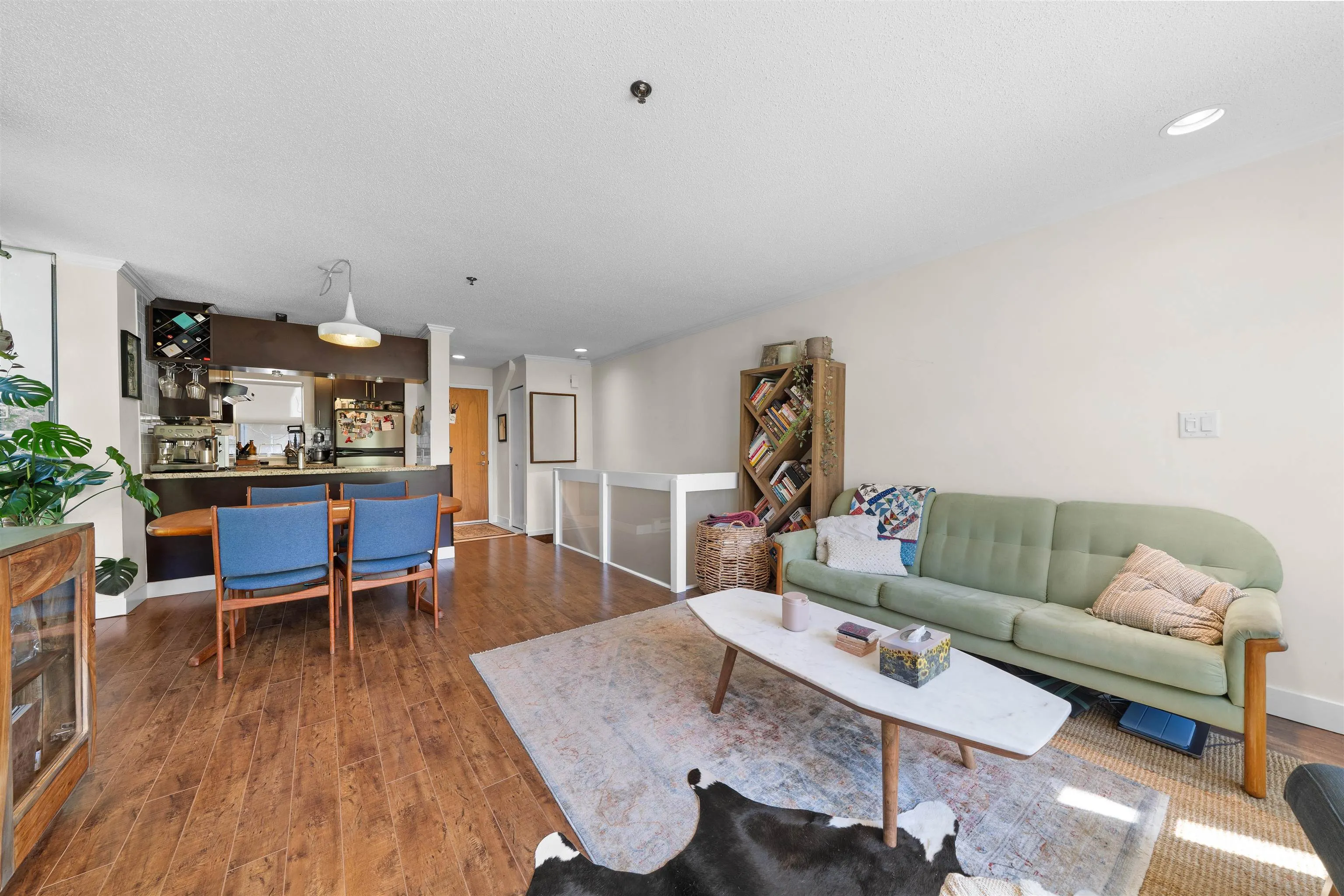 3021 Laurel Street