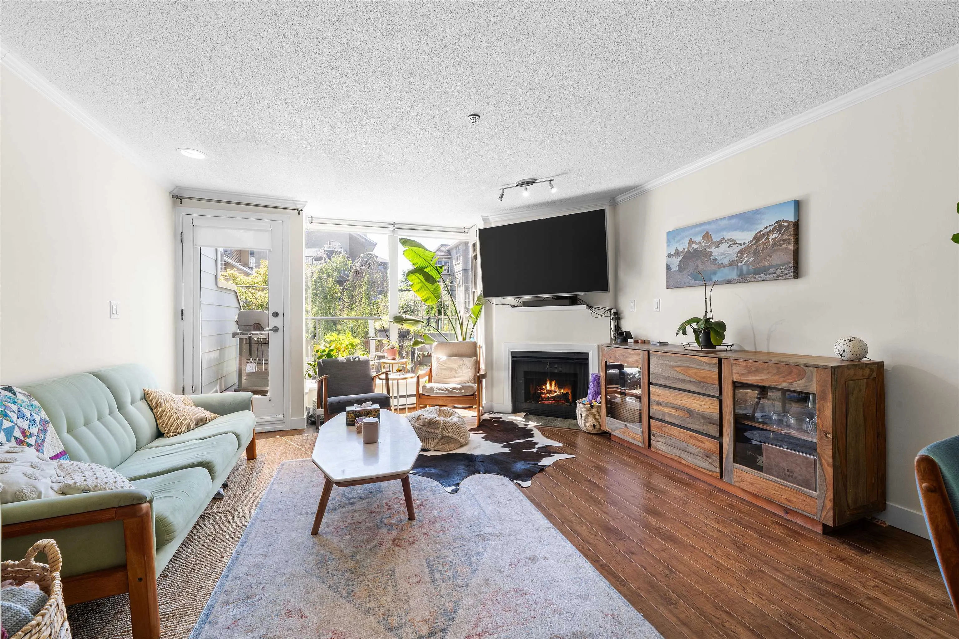3021 Laurel Street