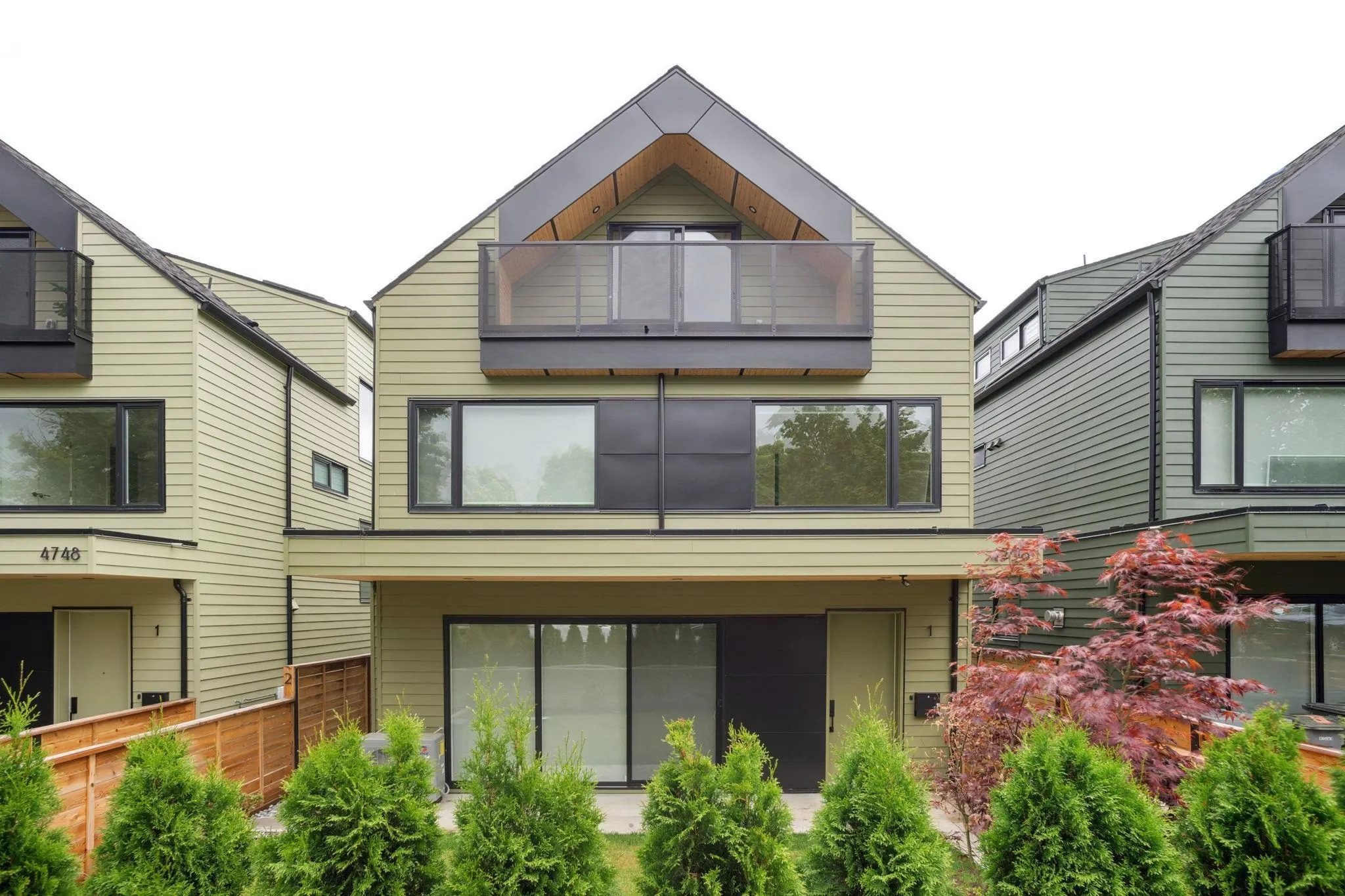 2 4758 Argyle Street