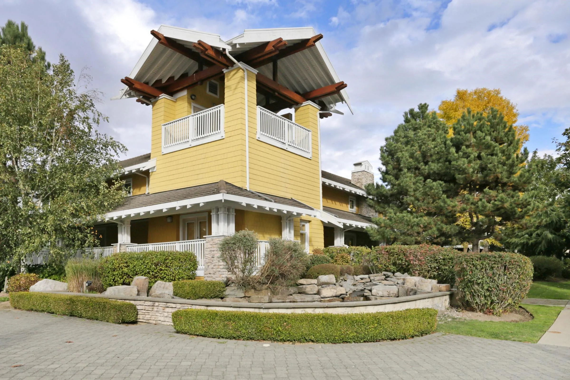 155 15236 36 Avenue