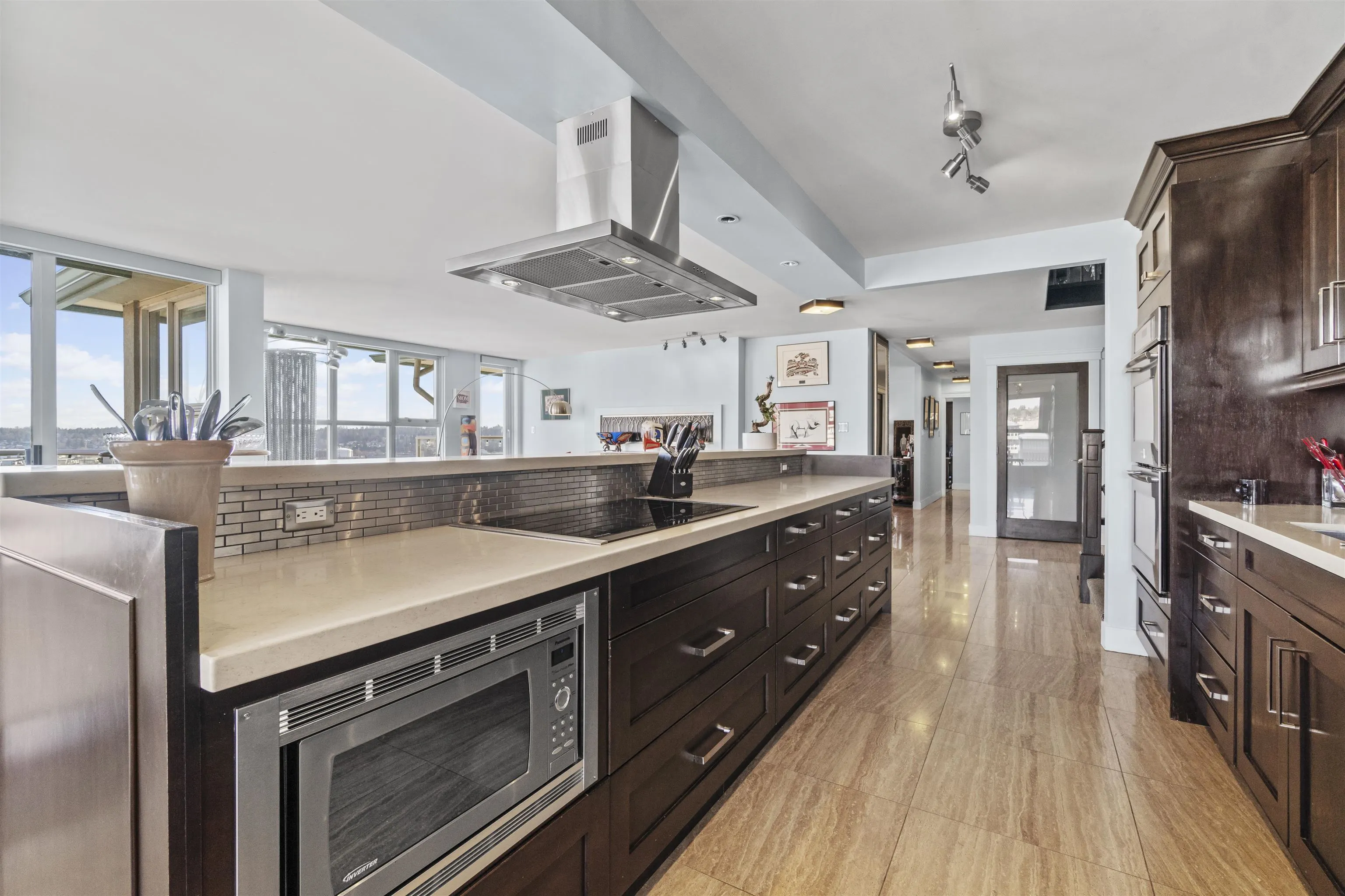 1901 1250 Quayside Drive