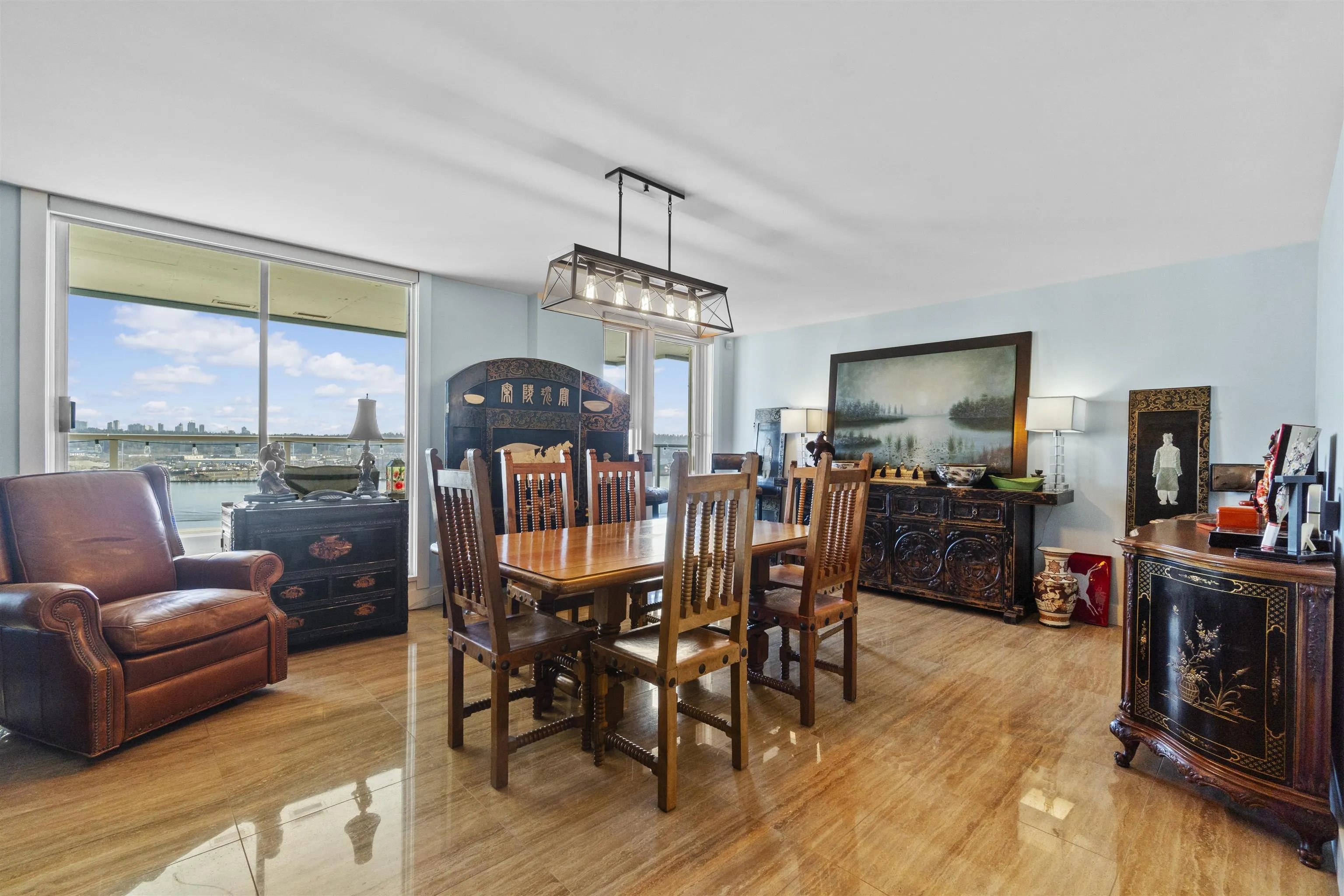 1901 1250 Quayside Drive