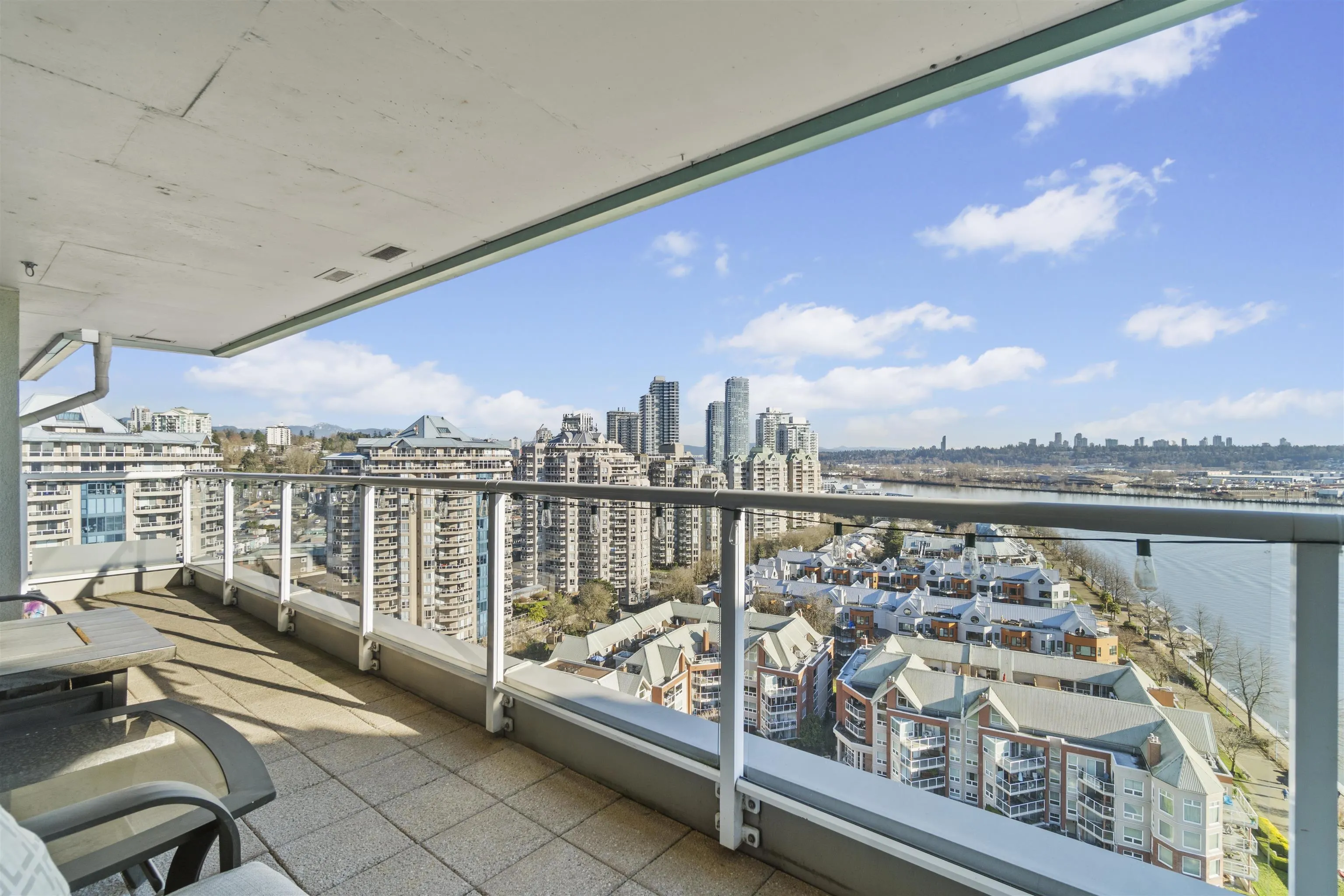 1901 1250 Quayside Drive