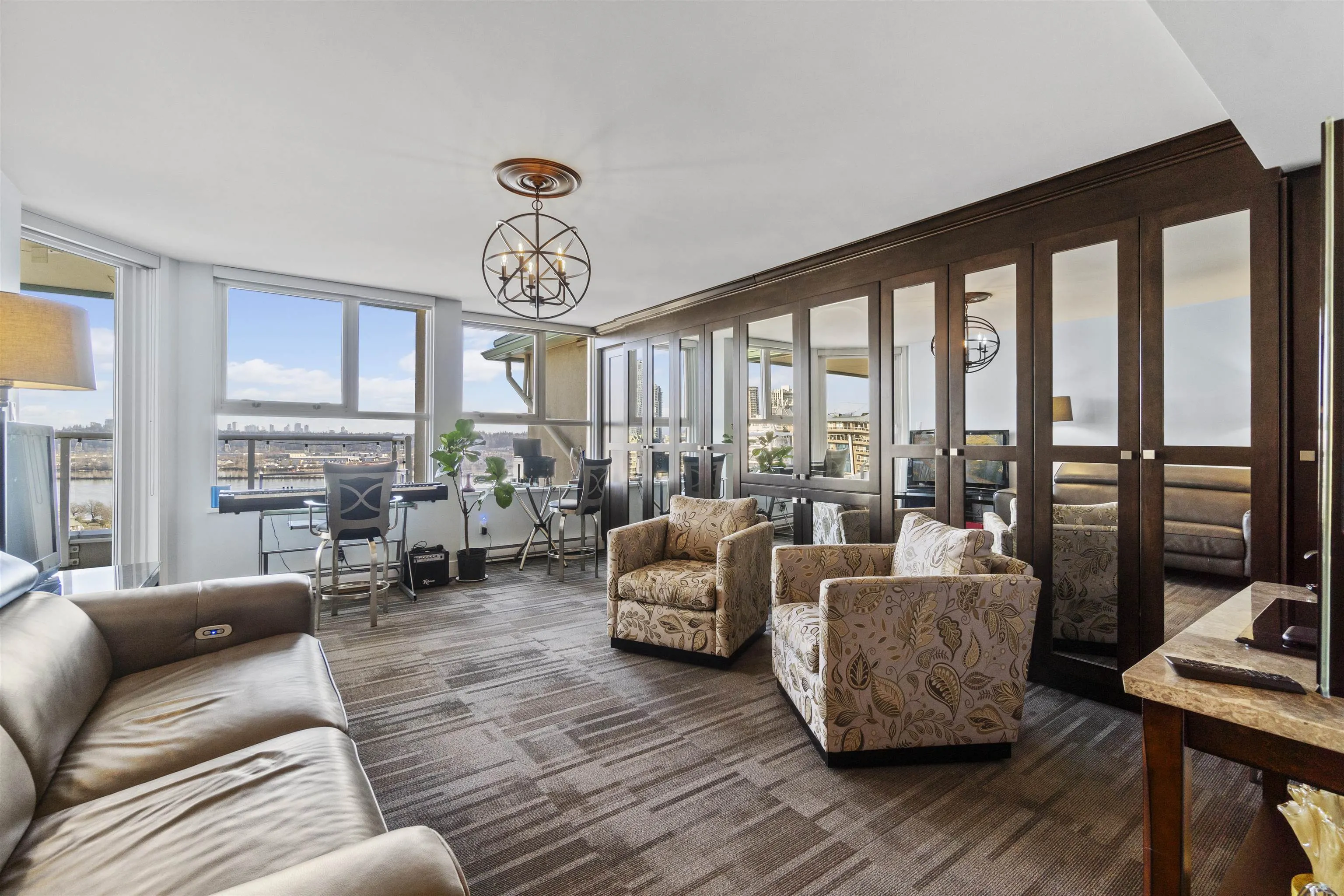1901 1250 Quayside Drive