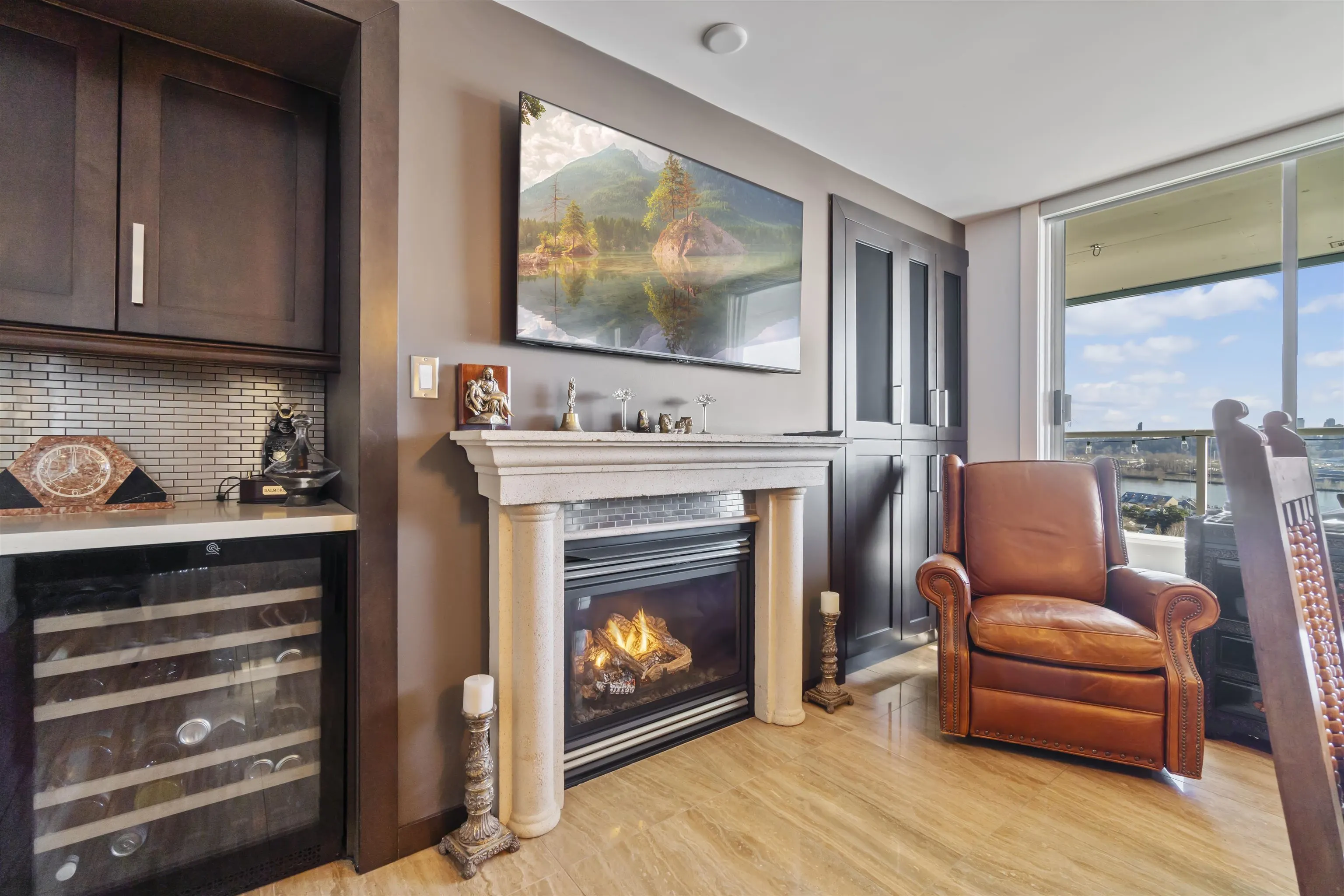1901 1250 Quayside Drive
