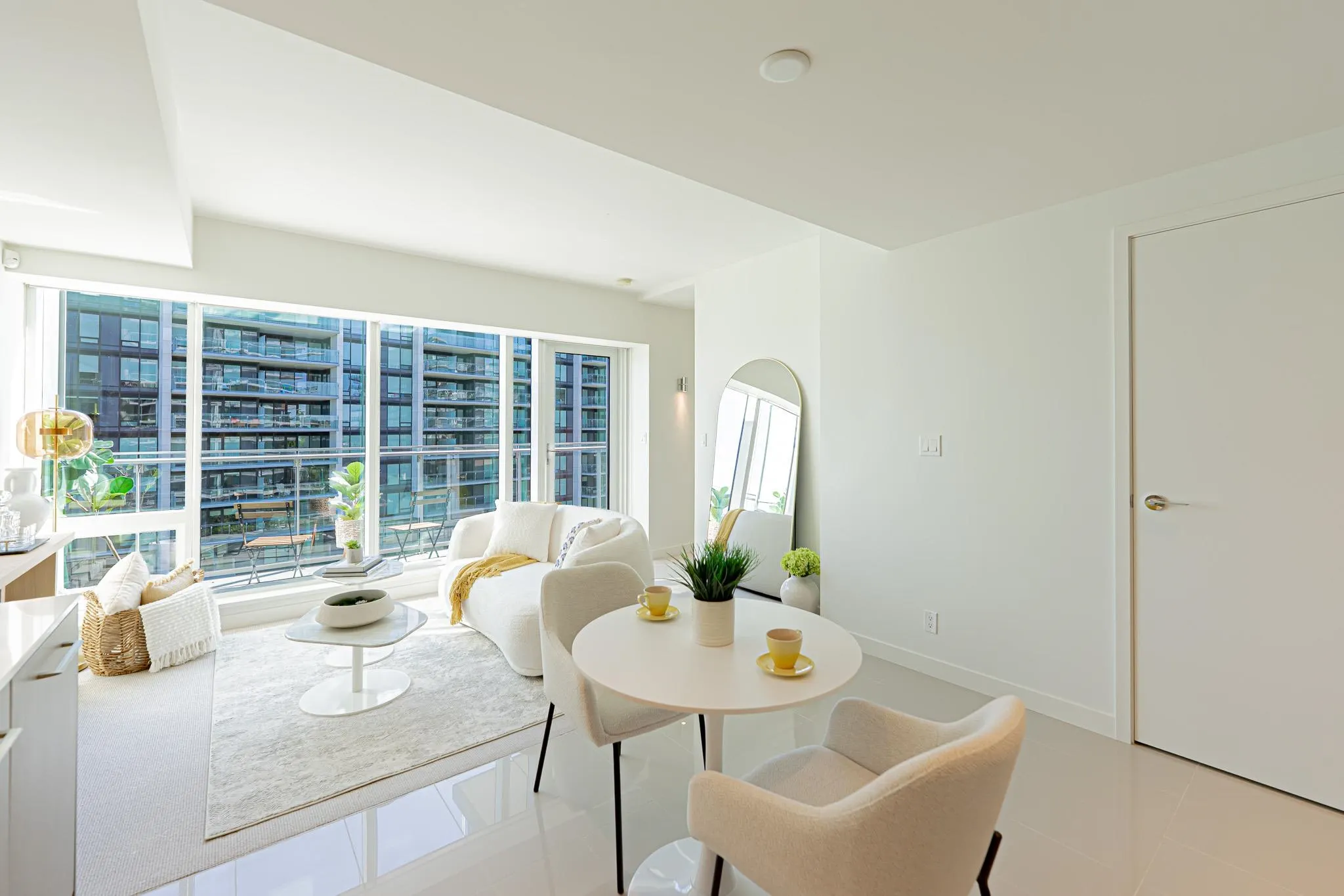 606 6633 Pearson Way