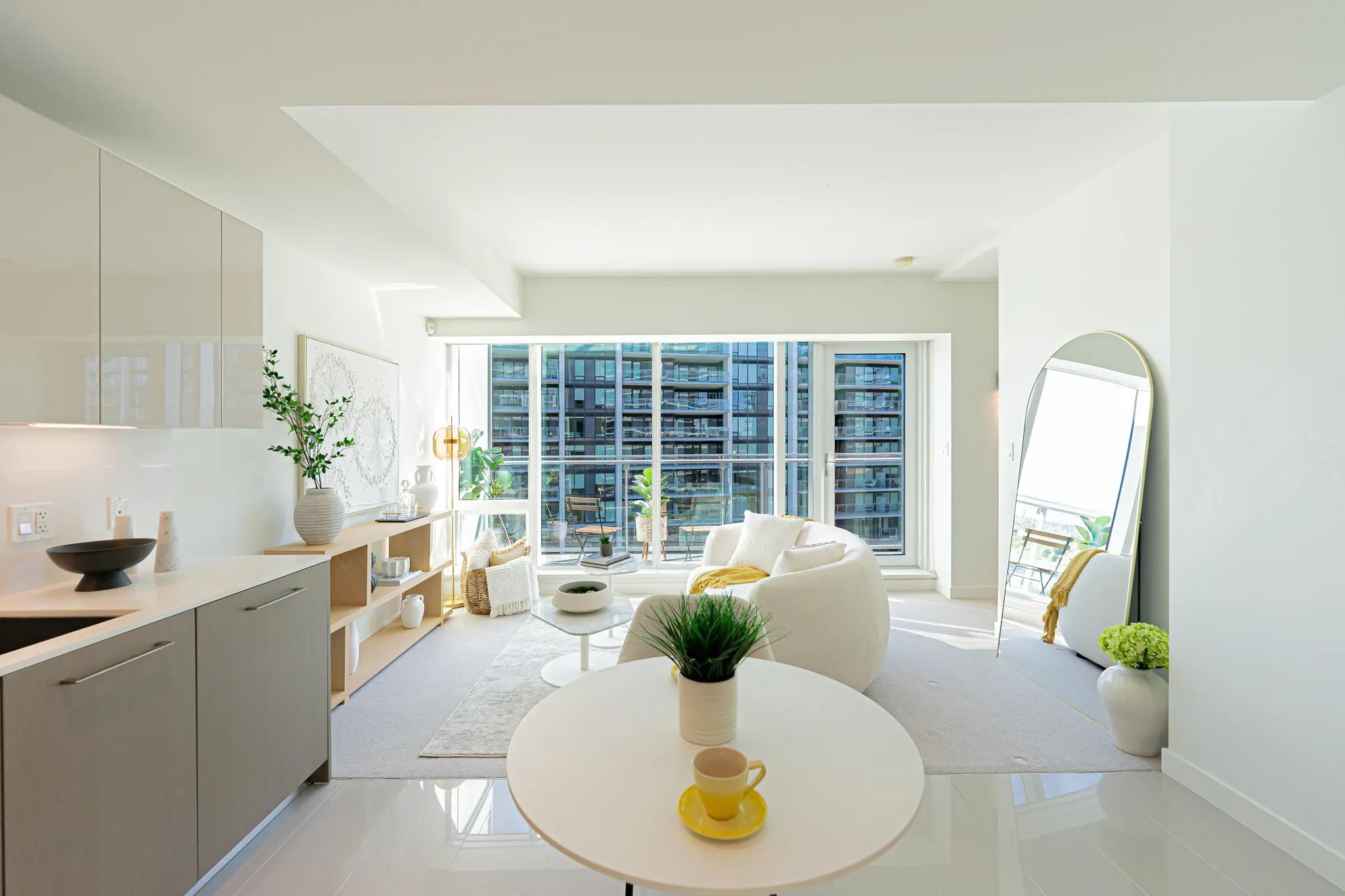 606 6633 Pearson Way