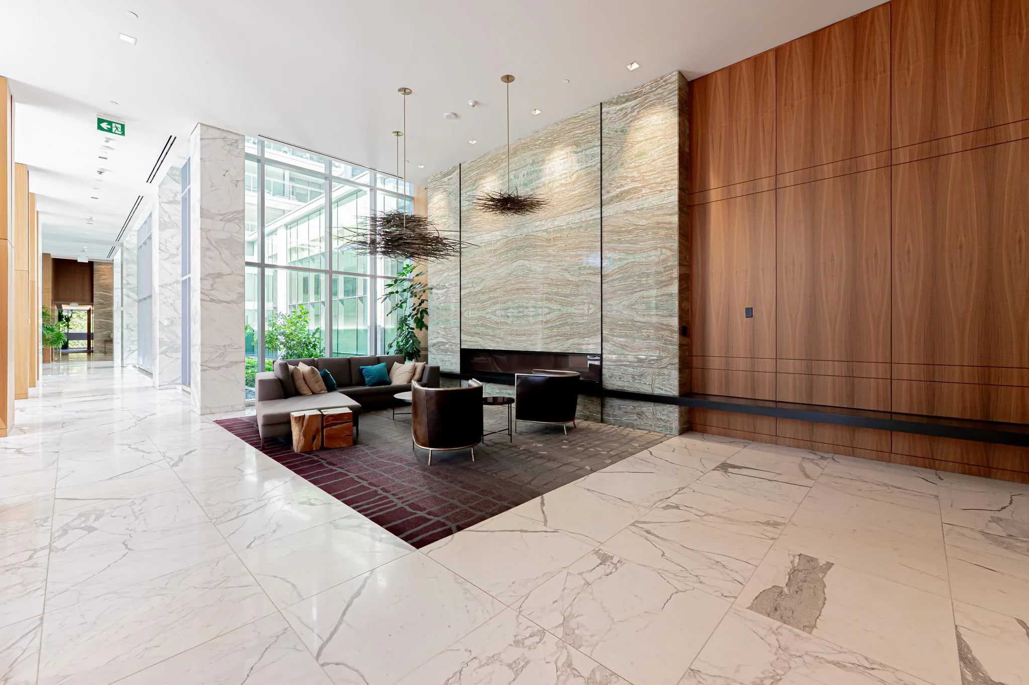 606 6633 Pearson Way