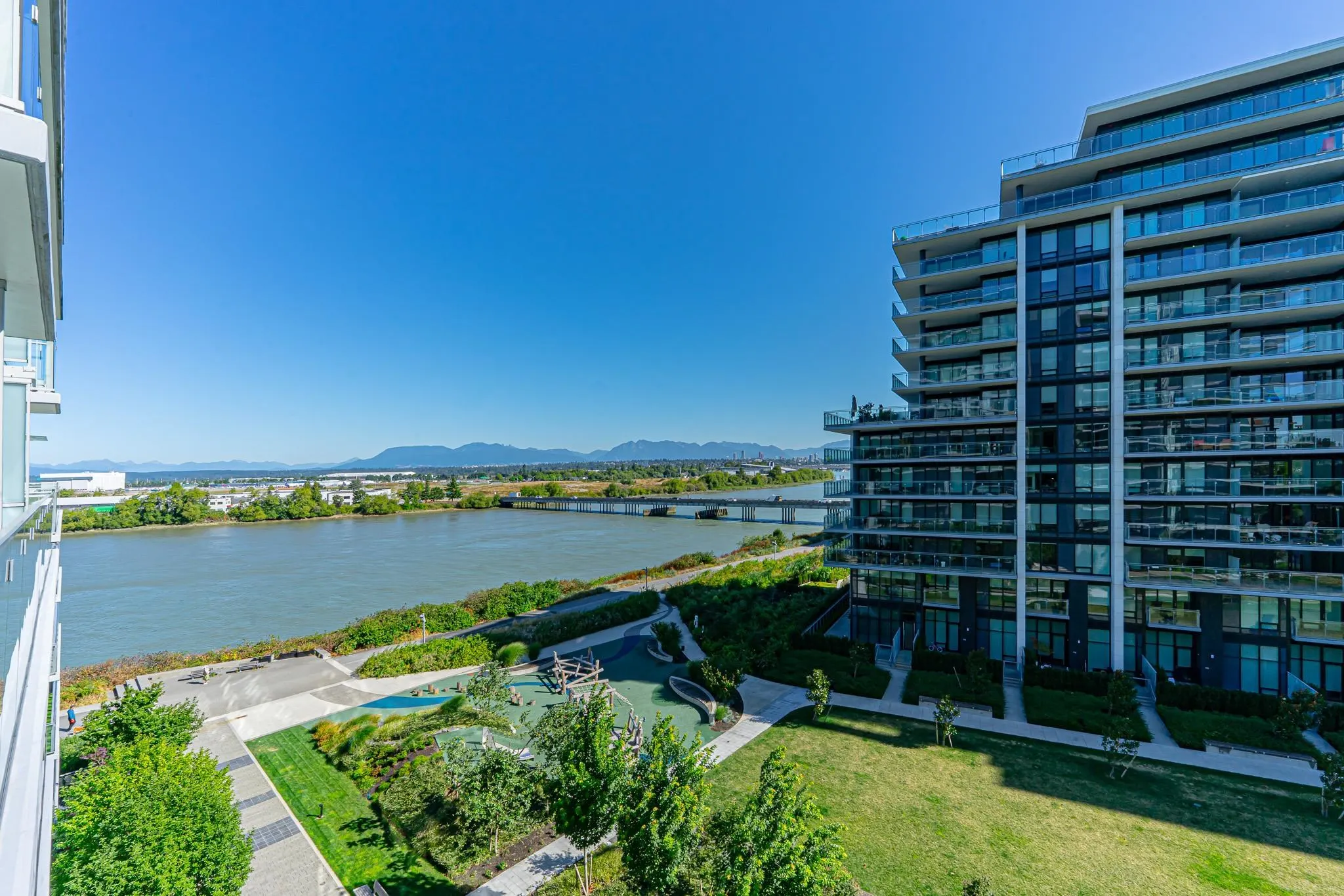 606 6633 Pearson Way