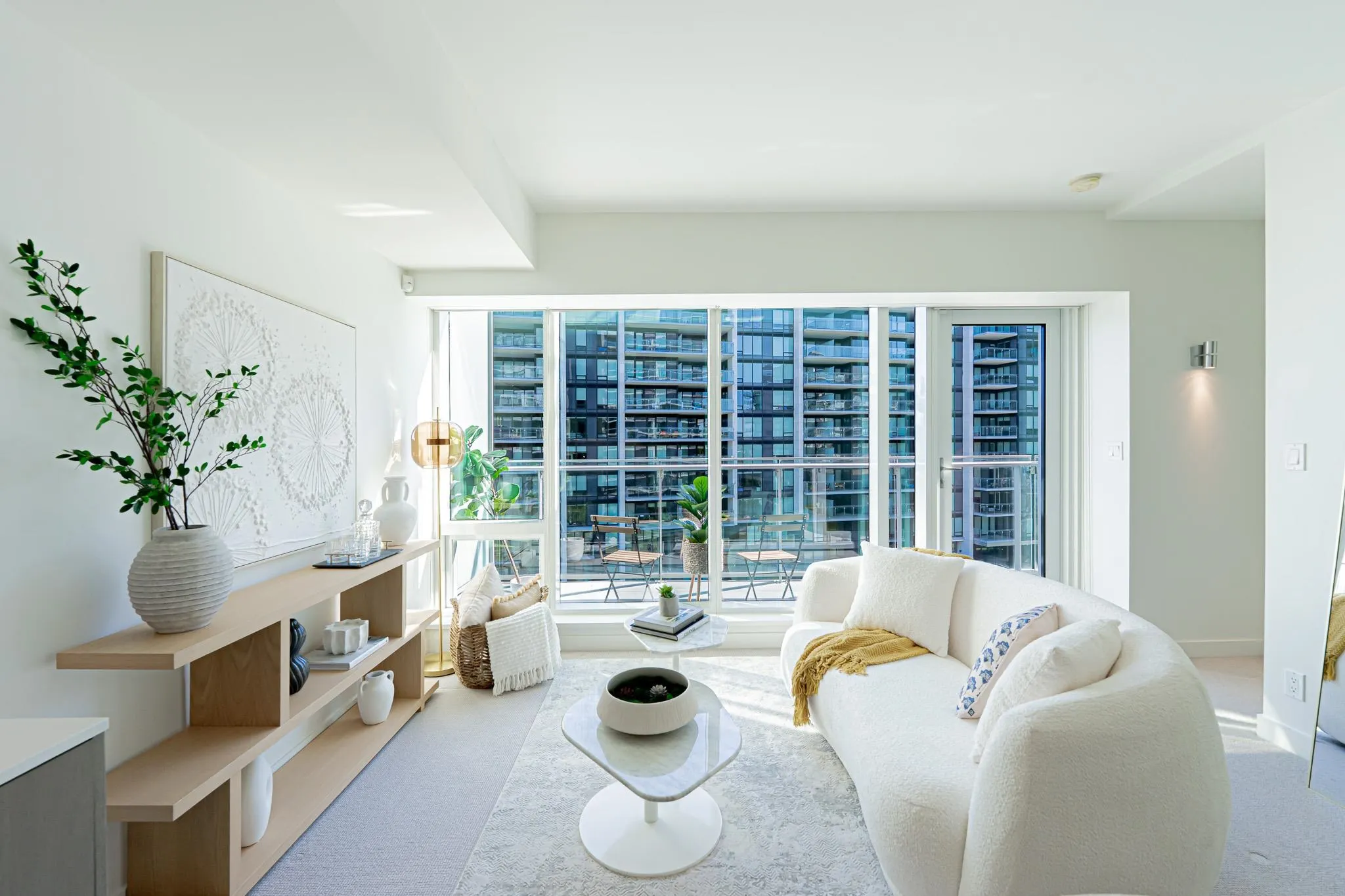 606 6633 Pearson Way