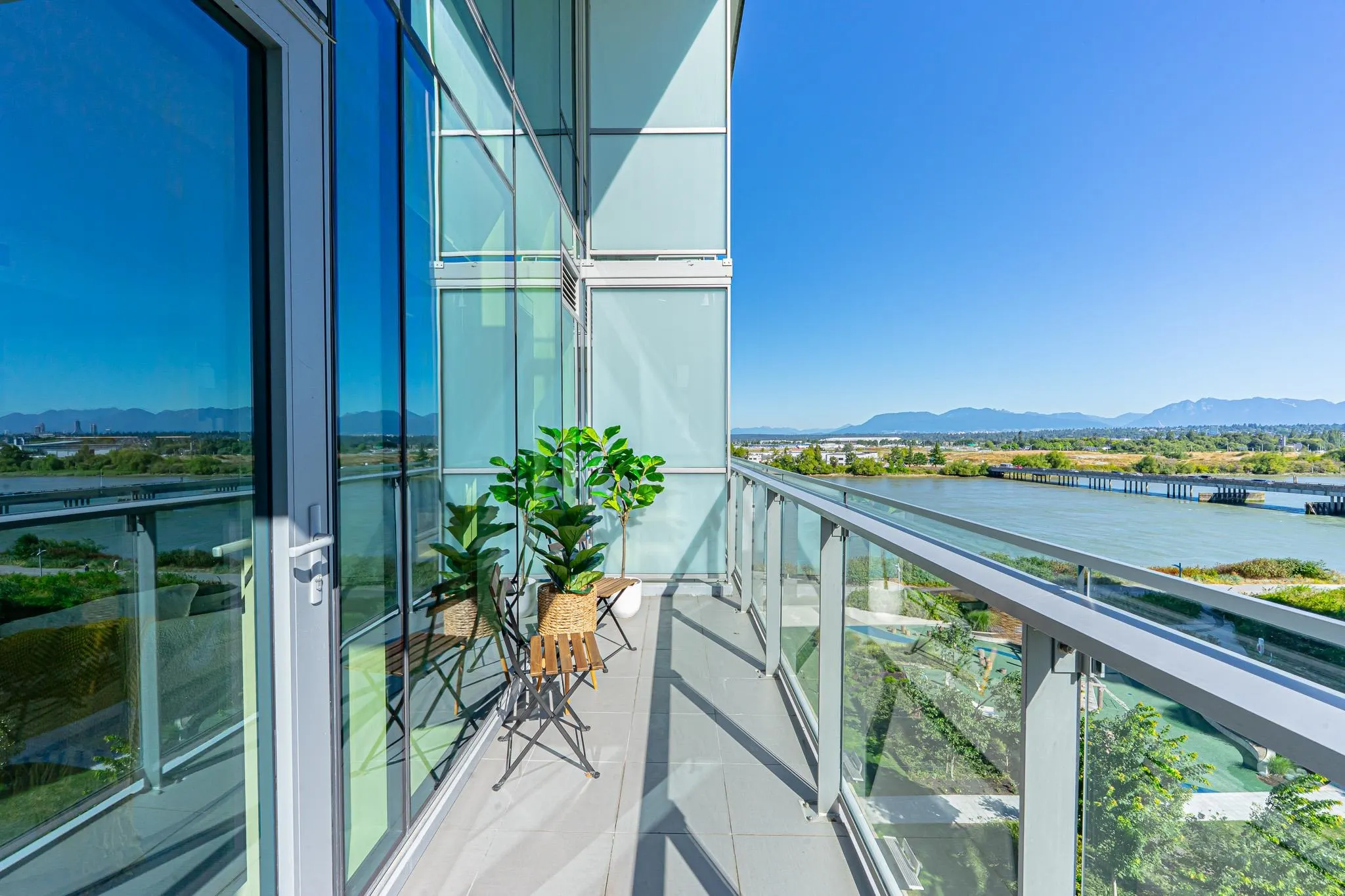 606 6633 Pearson Way