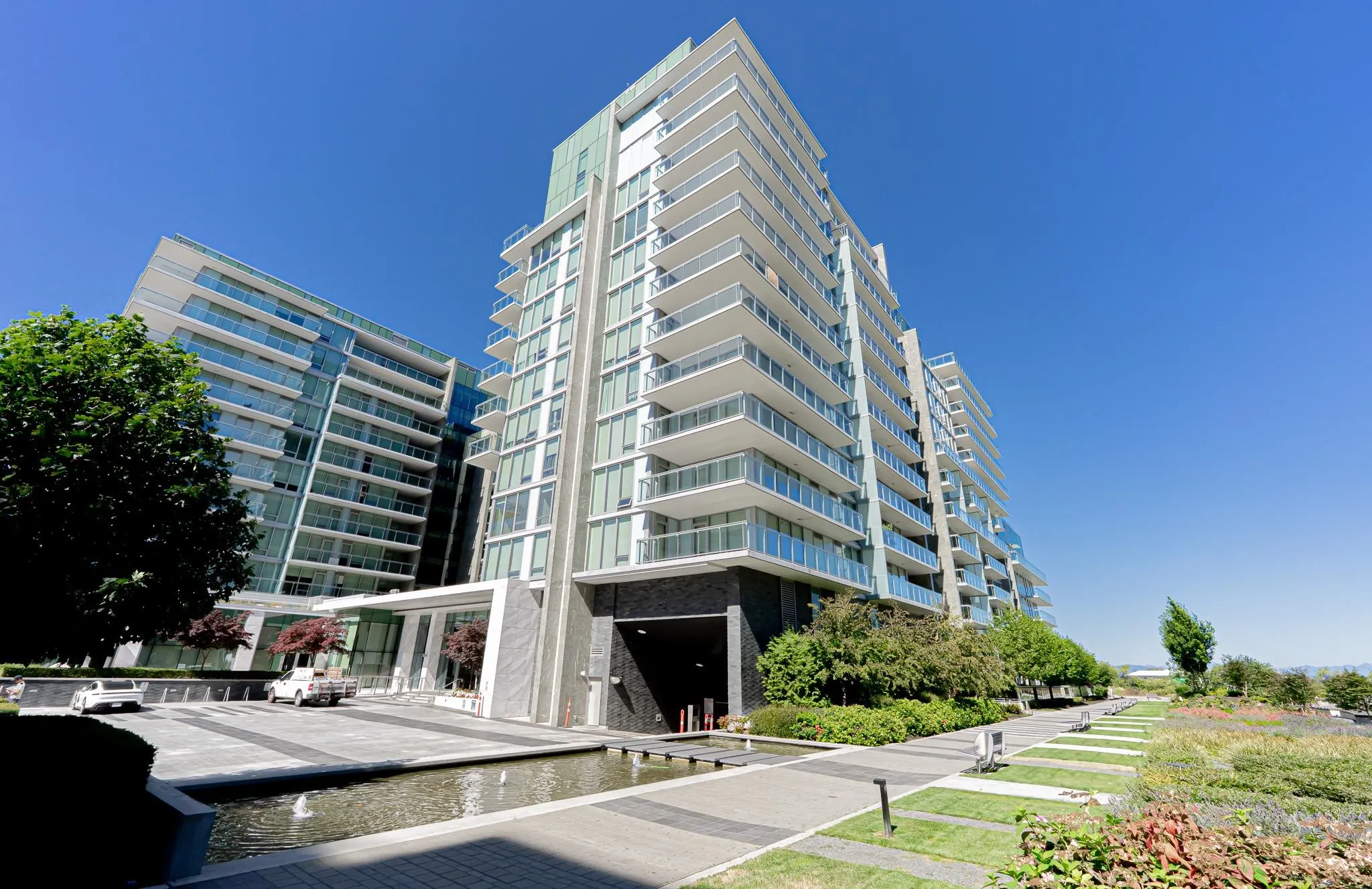 606 6633 Pearson Way