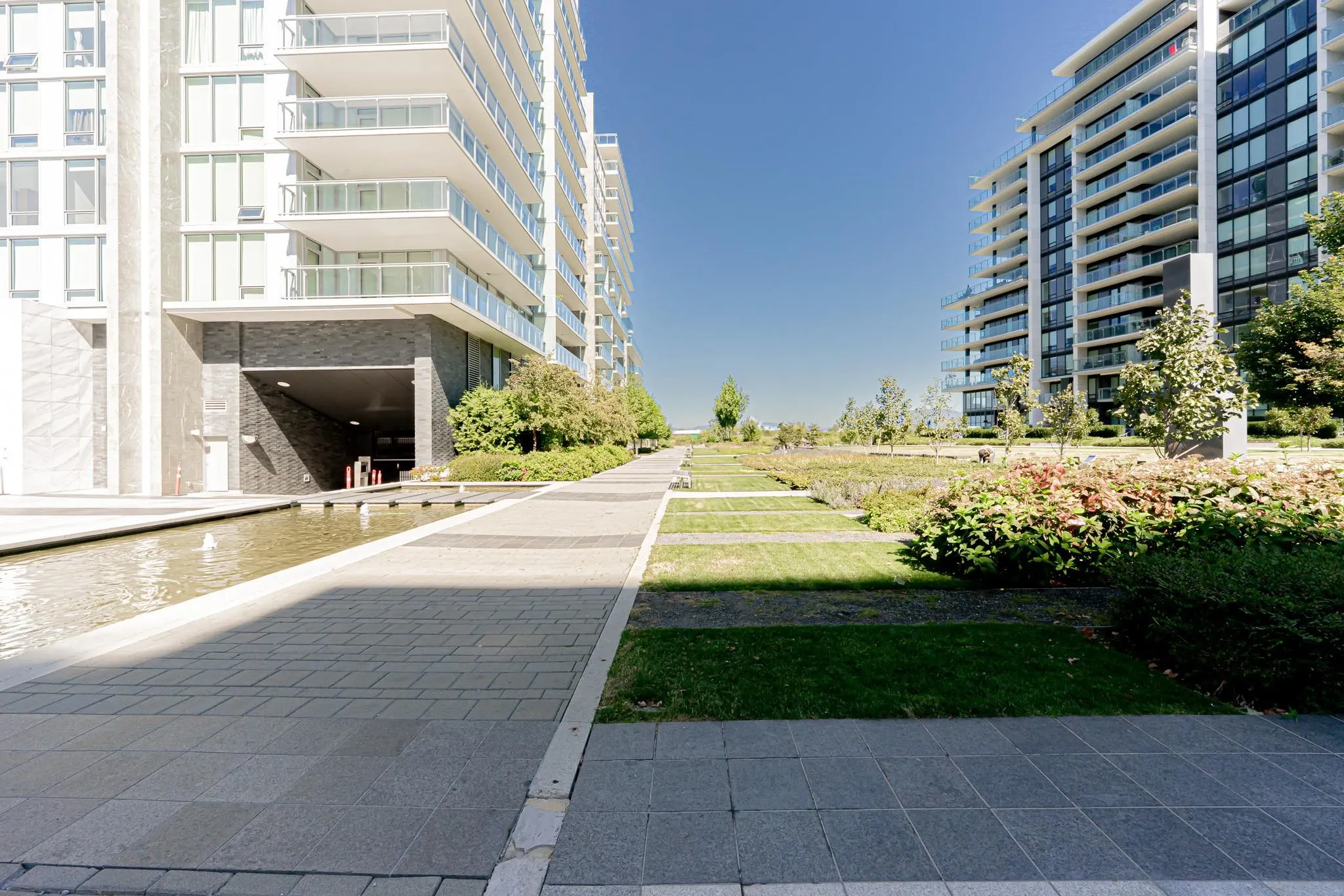606 6633 Pearson Way