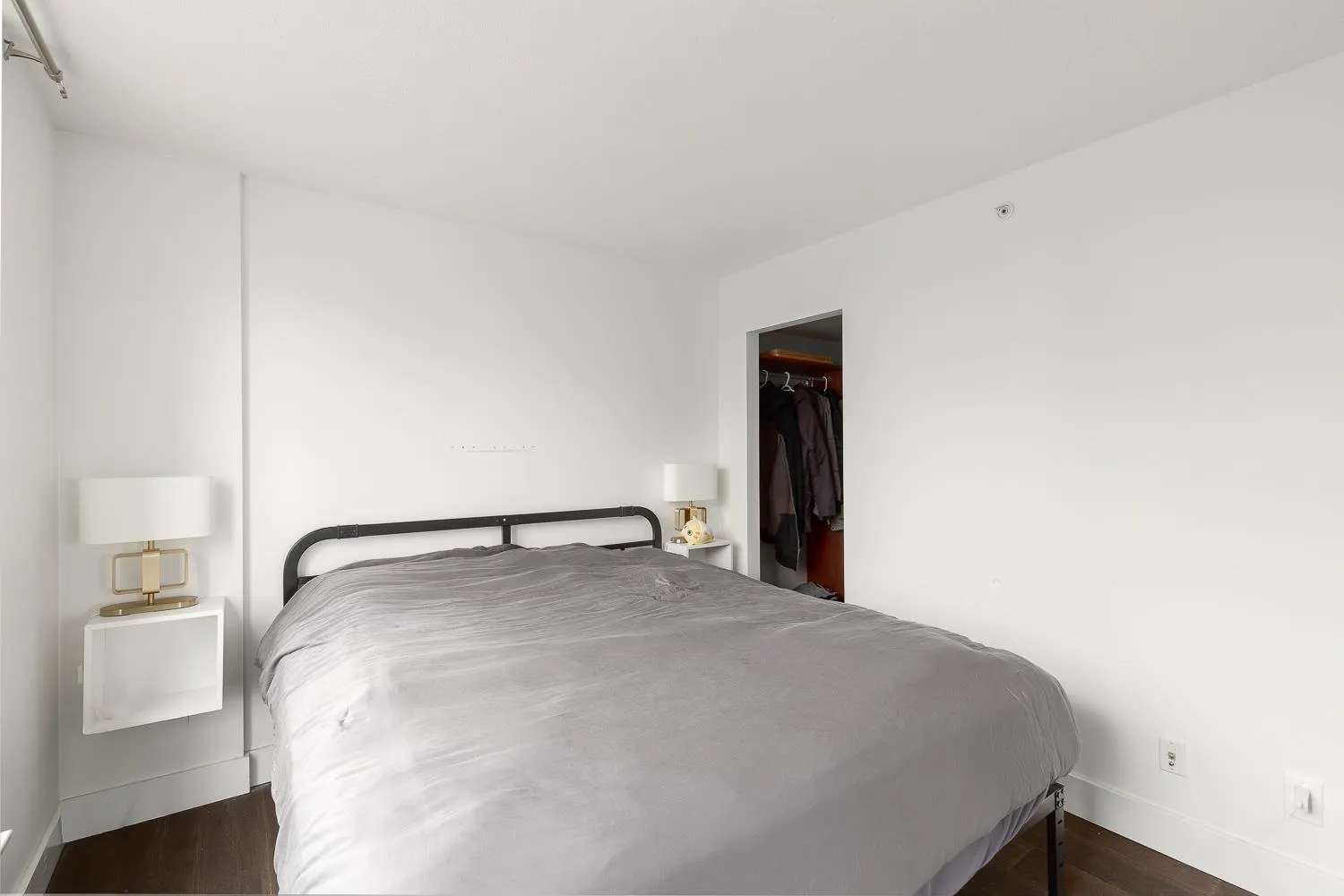 2710 928 Beatty Street