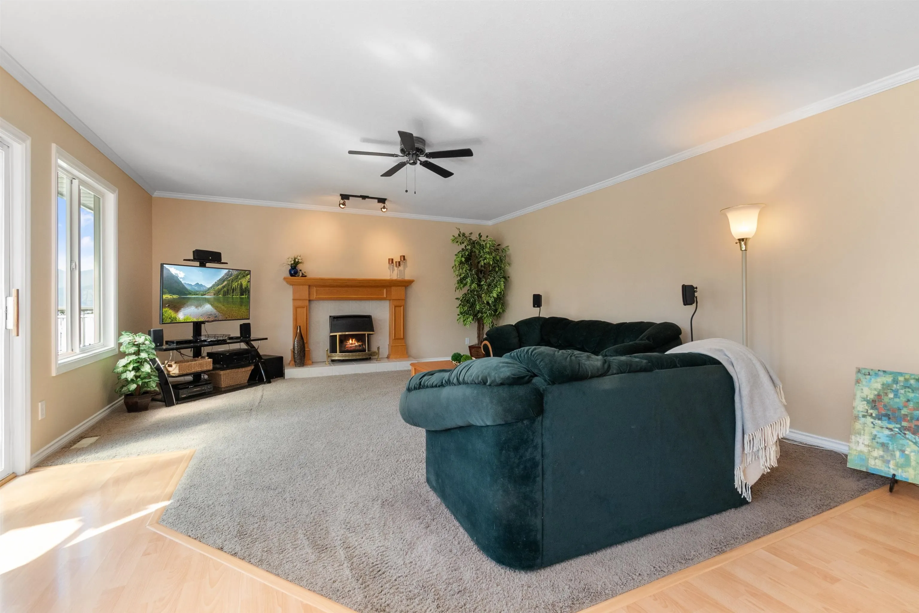 5489 Alpine Crescent