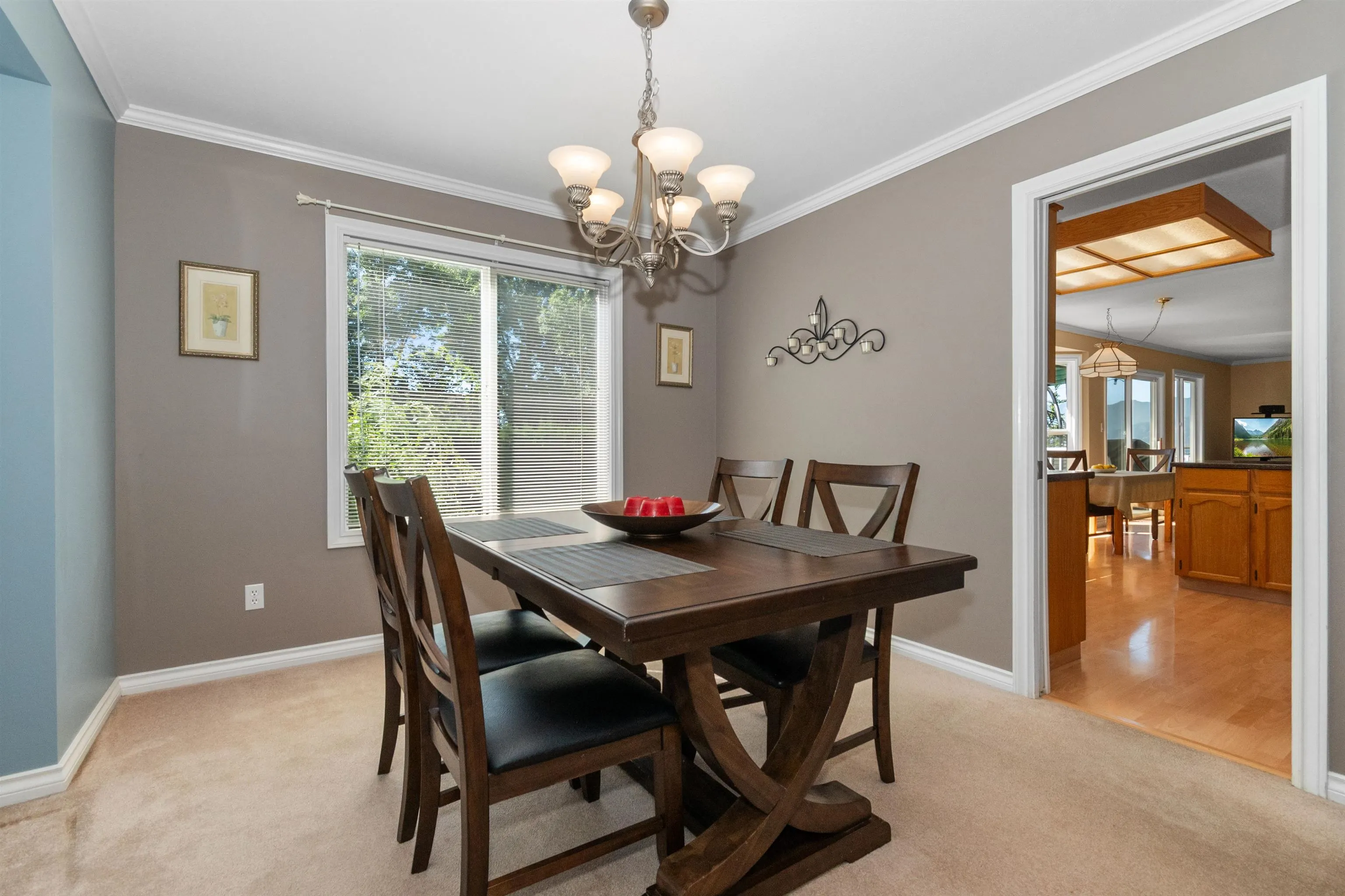 5489 Alpine Crescent