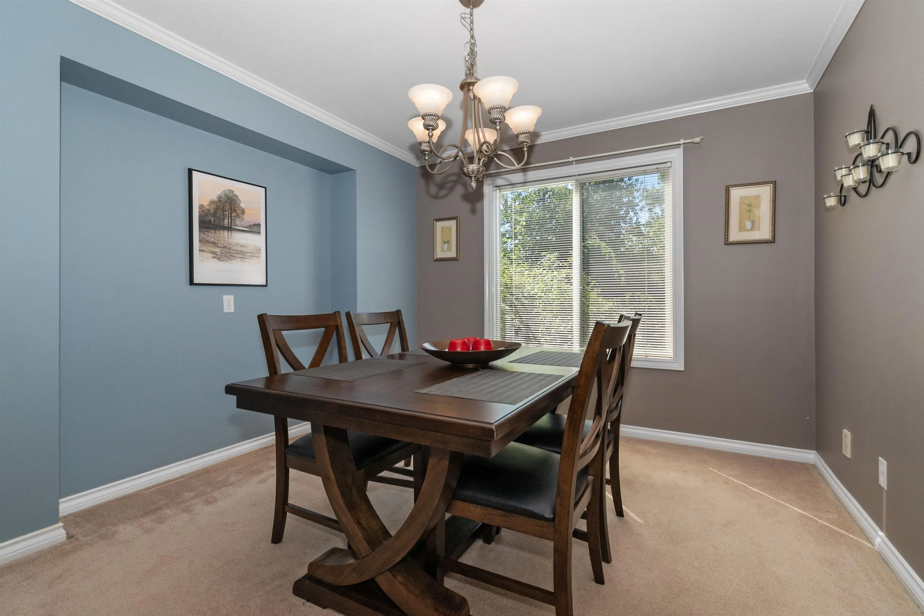 5489 Alpine Crescent