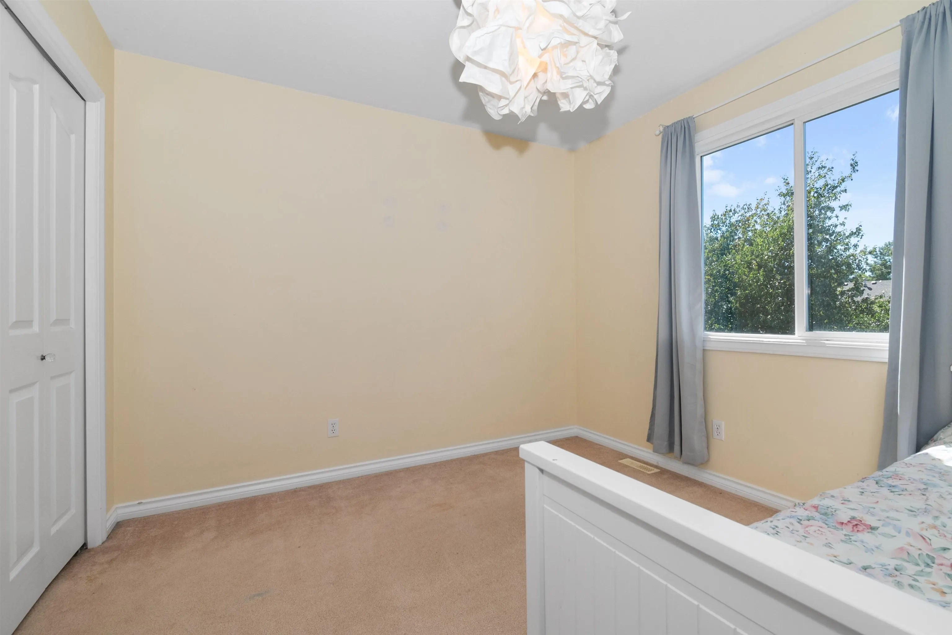 5489 Alpine Crescent