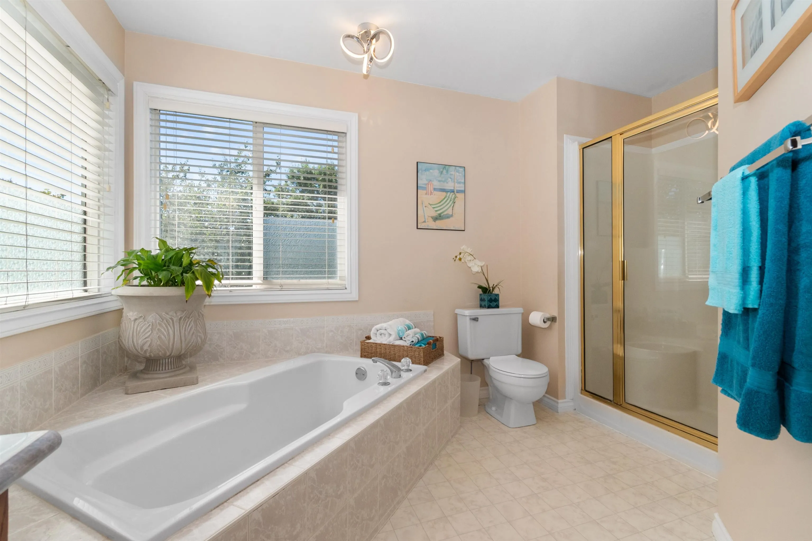 5489 Alpine Crescent