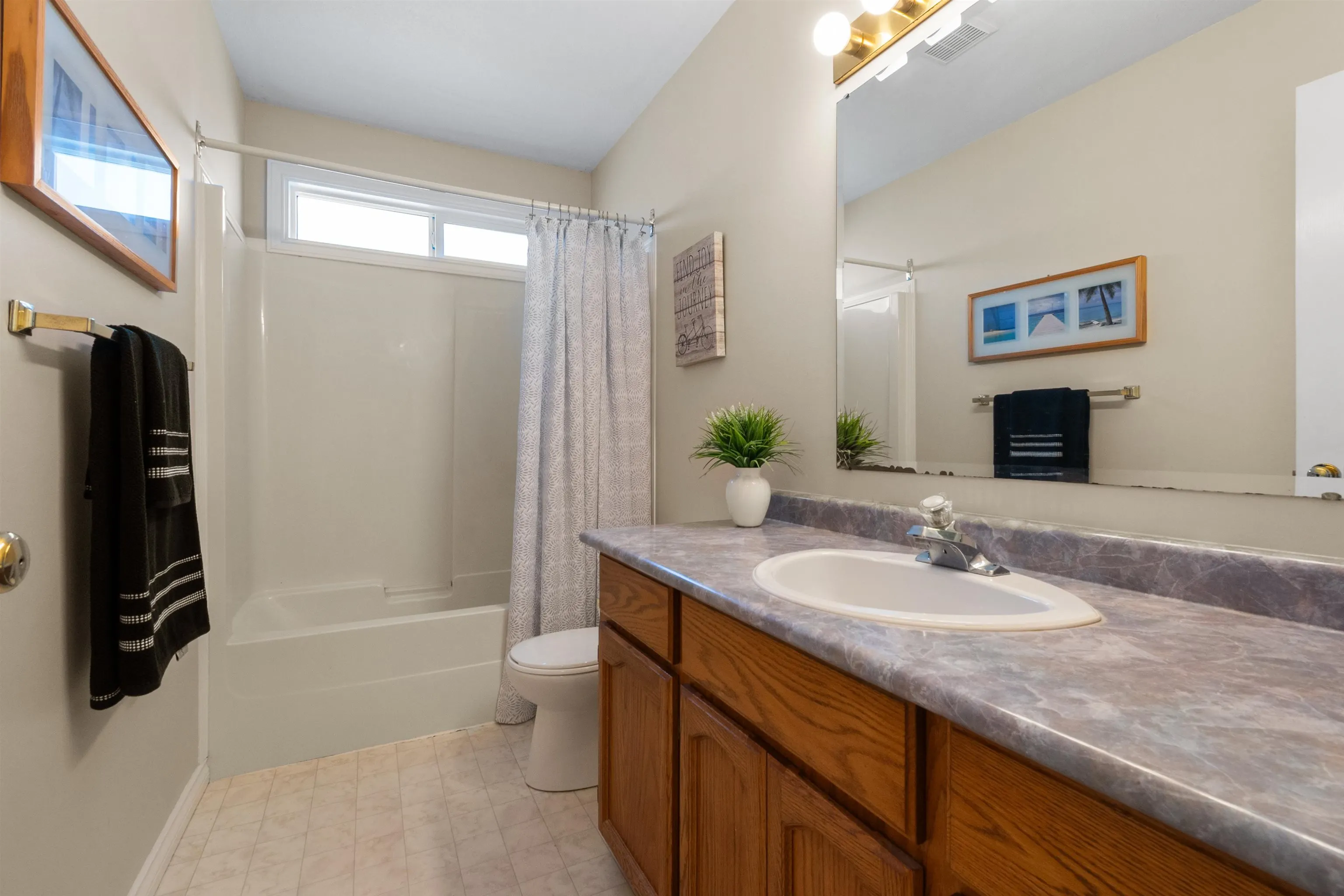 5489 Alpine Crescent
