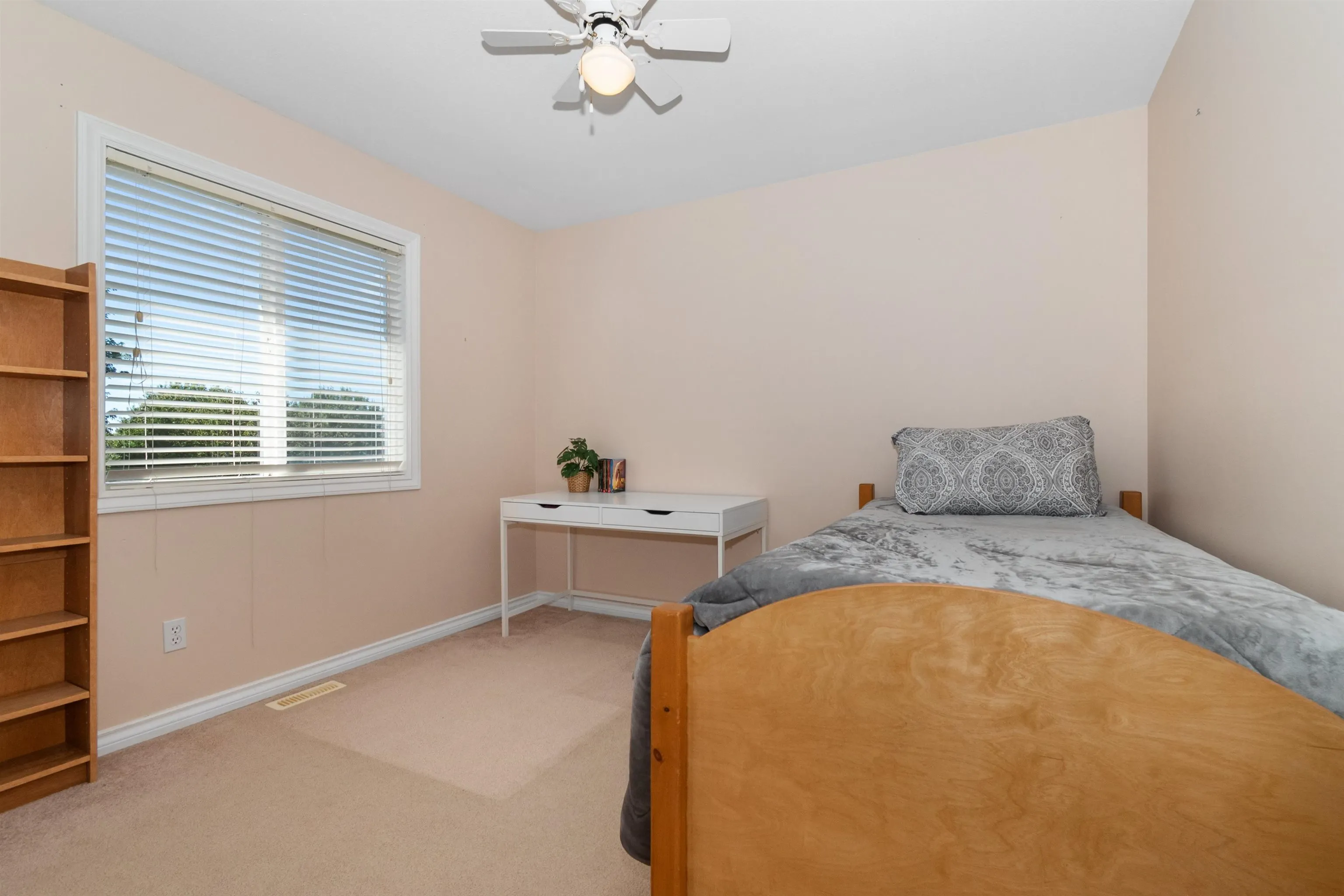 5489 Alpine Crescent