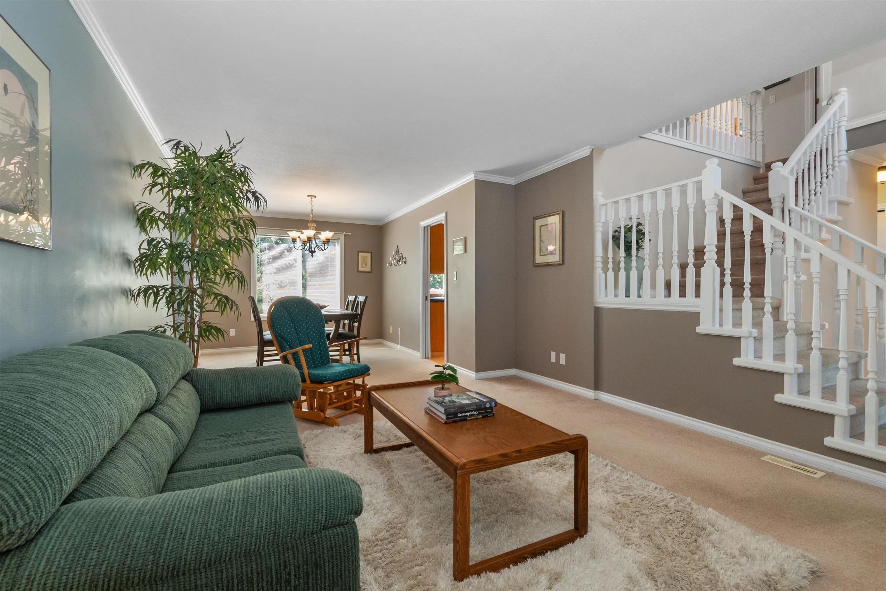 5489 Alpine Crescent