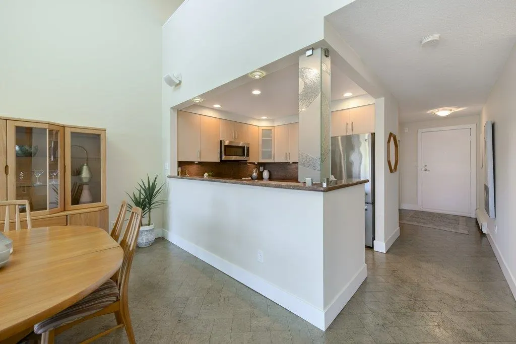 2304 33 Chesterfield Place