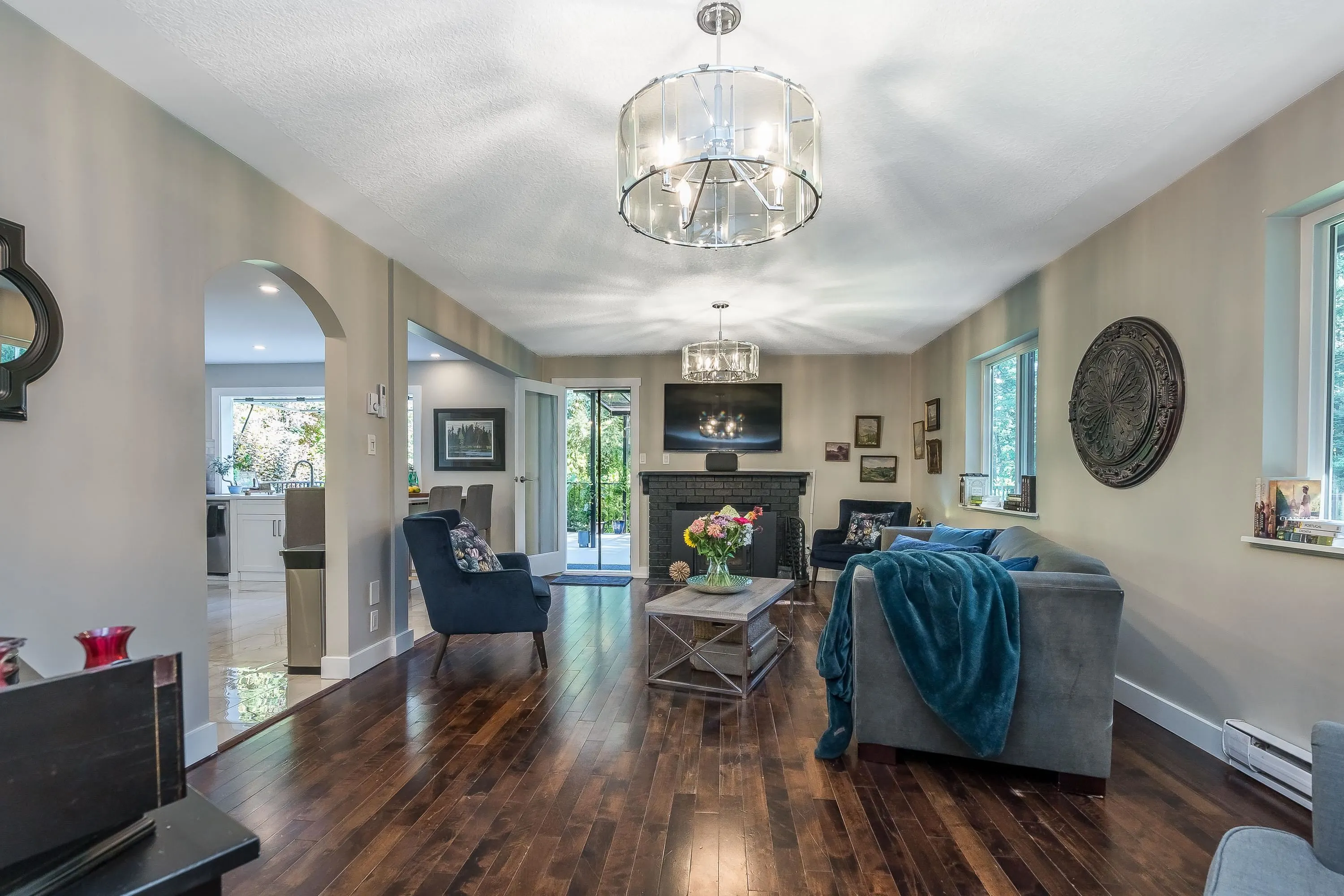 23182 Rawlison Crescent