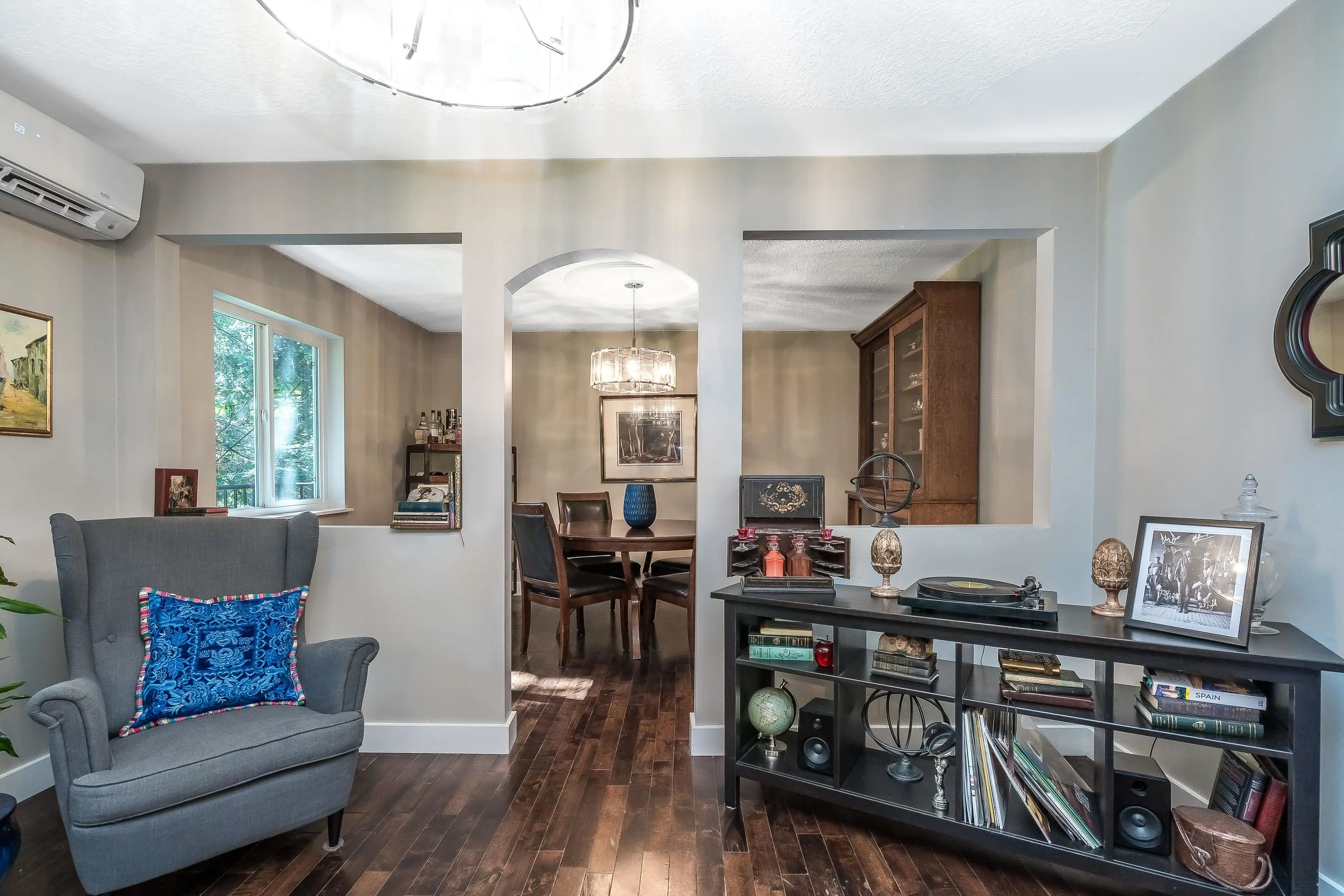 23182 Rawlison Crescent