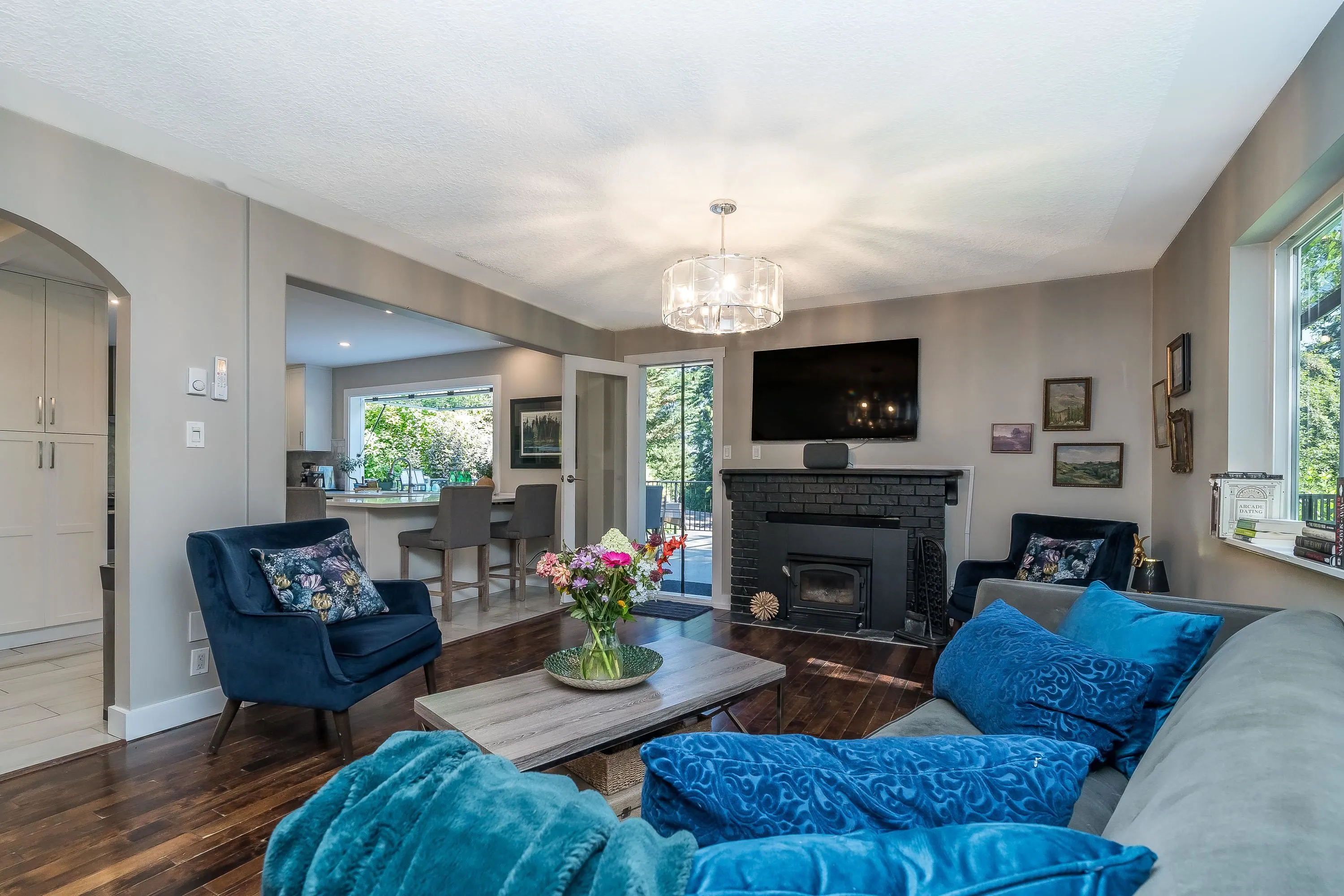 23182 Rawlison Crescent