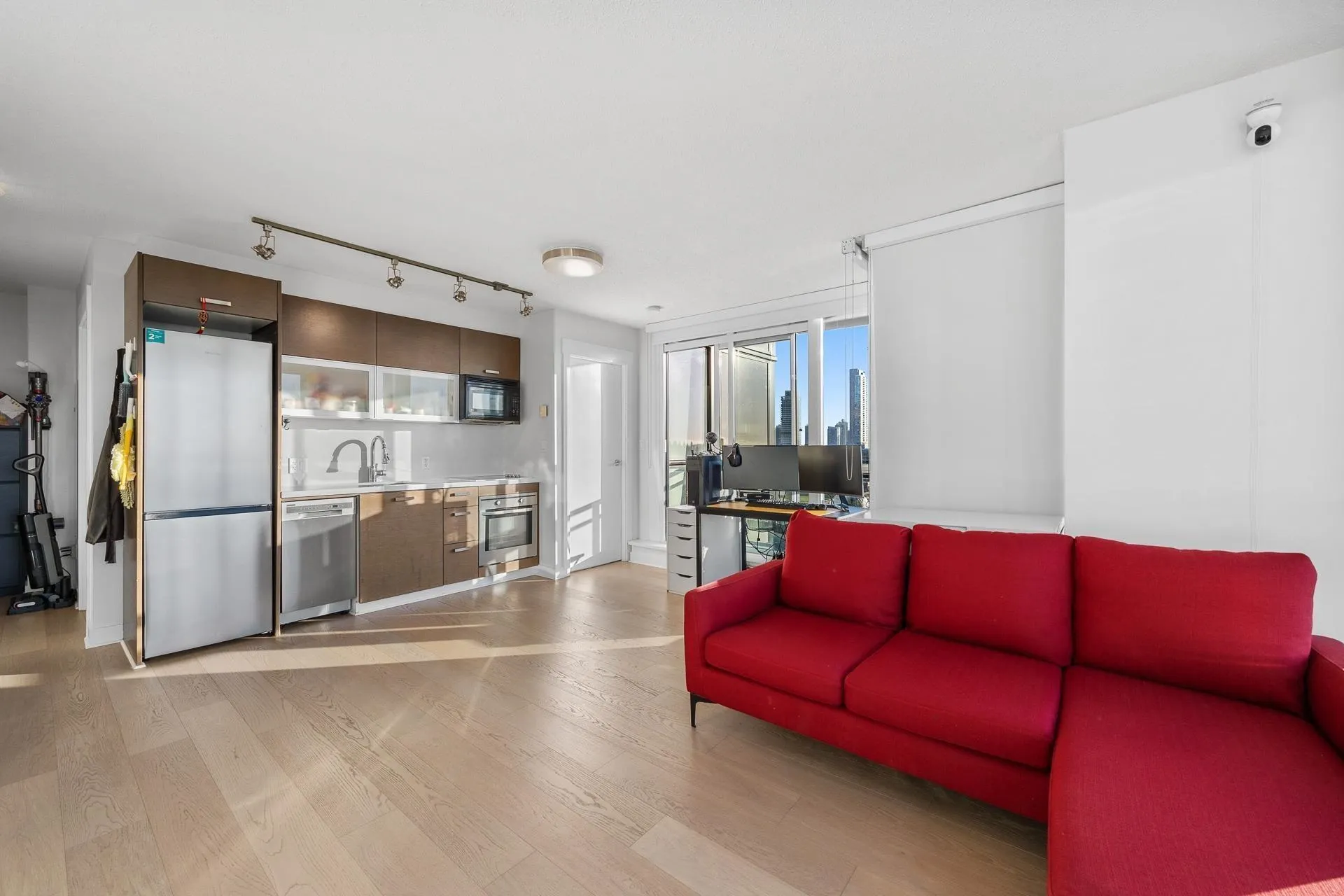 1608 13380 108 Avenue
