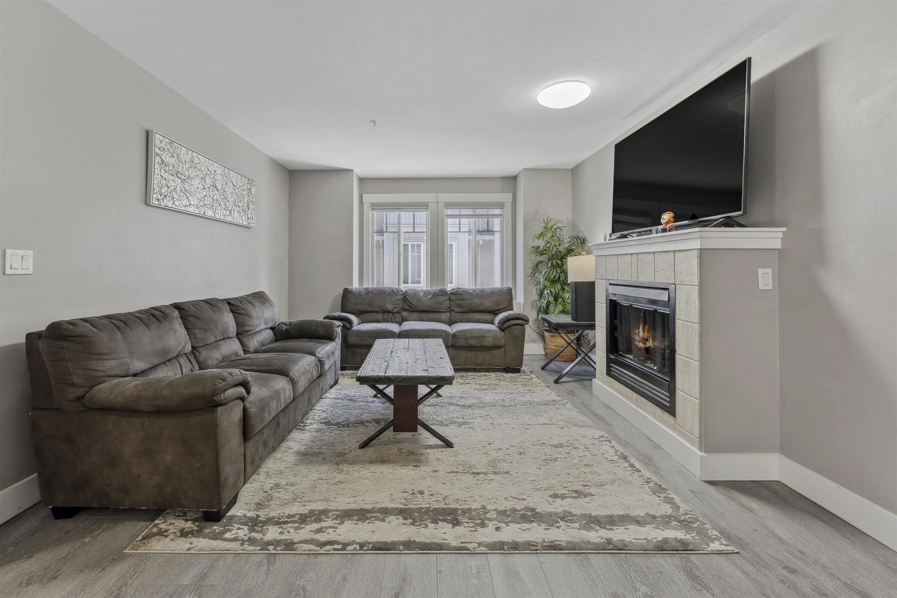 92 12040 68 Avenue
