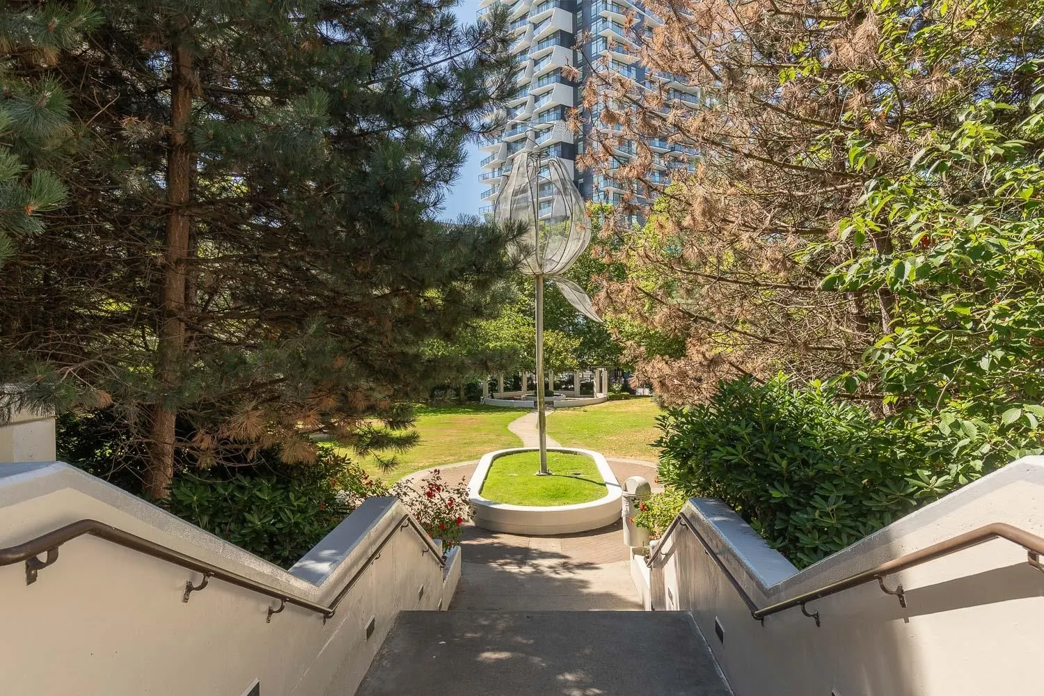 604 2138 Madison Avenue
