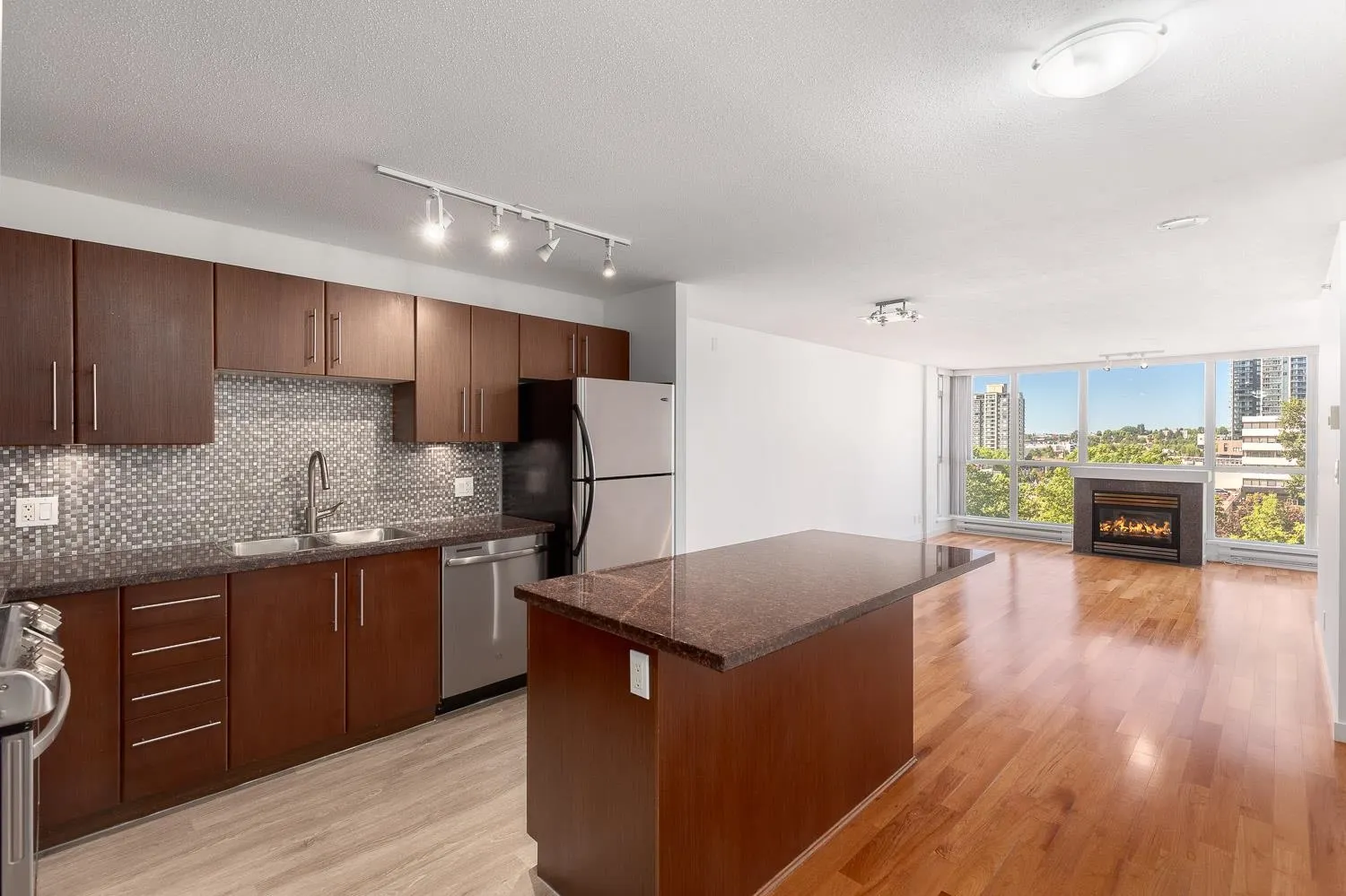 604 2138 Madison Avenue