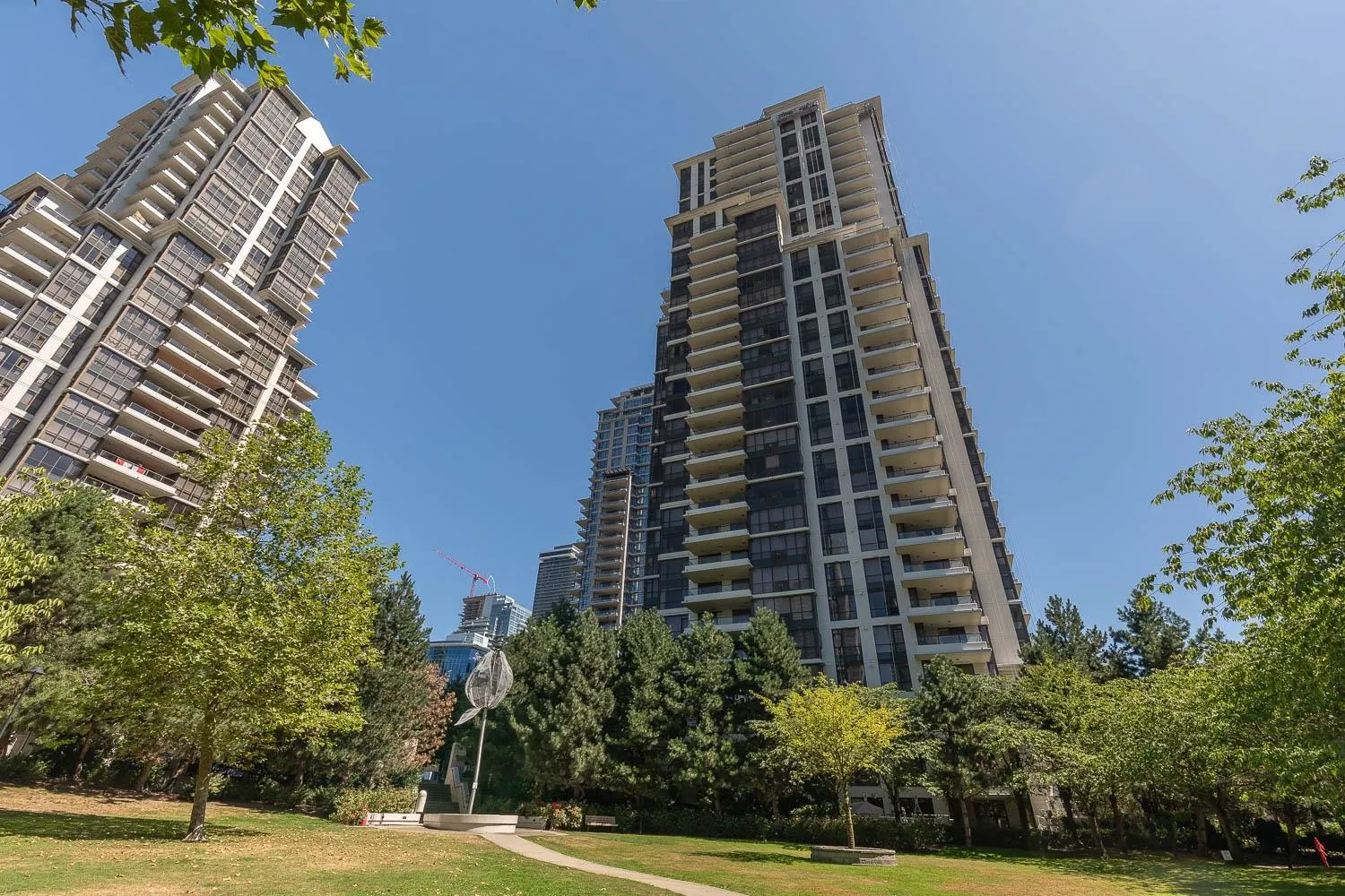 604 2138 Madison Avenue