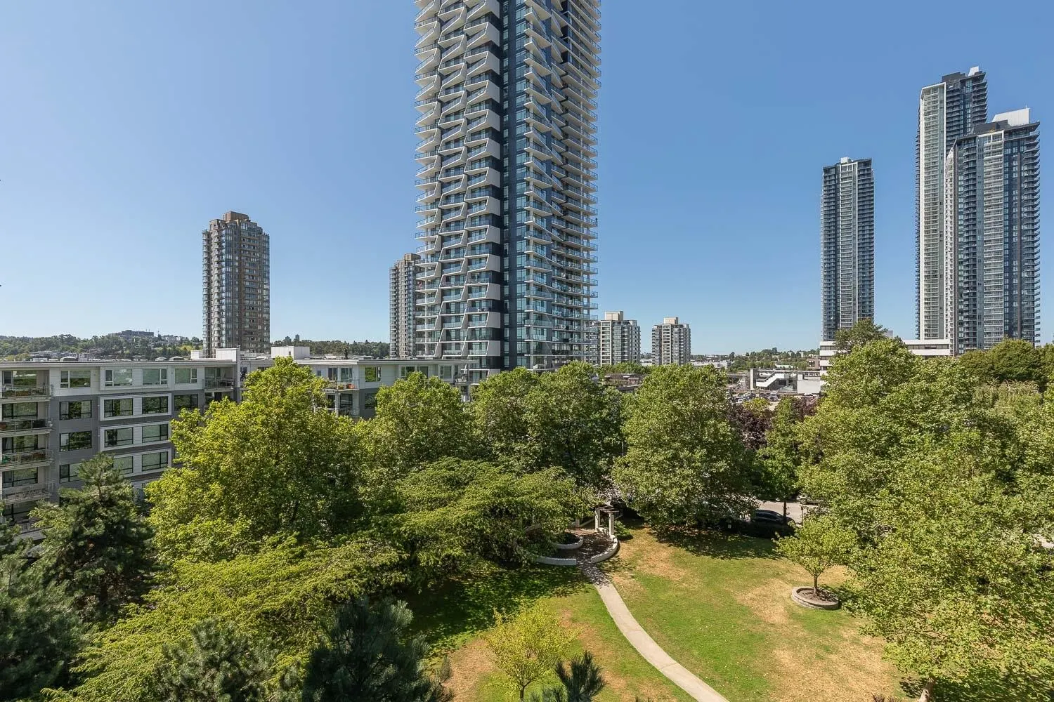 604 2138 Madison Avenue