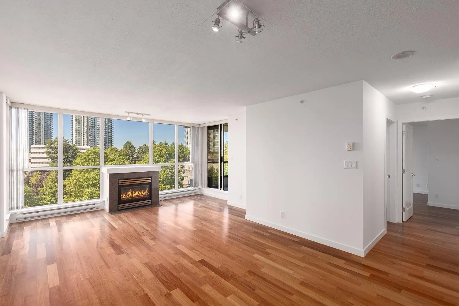 604 2138 Madison Avenue