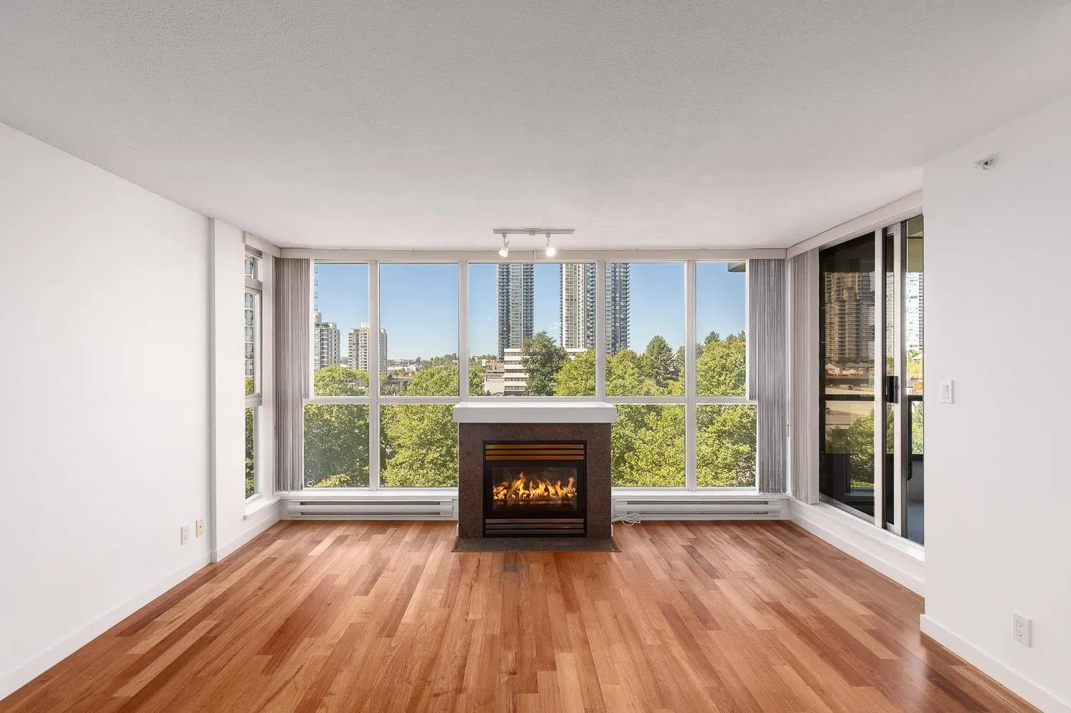 604 2138 Madison Avenue