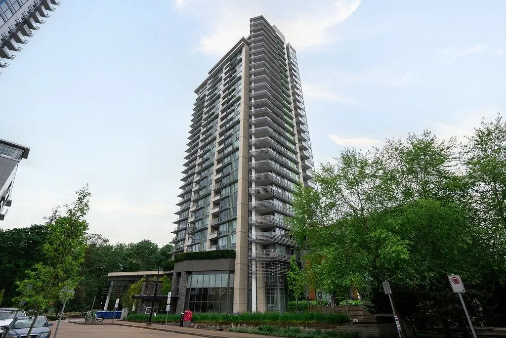 1008 680 Seylynn Crescent