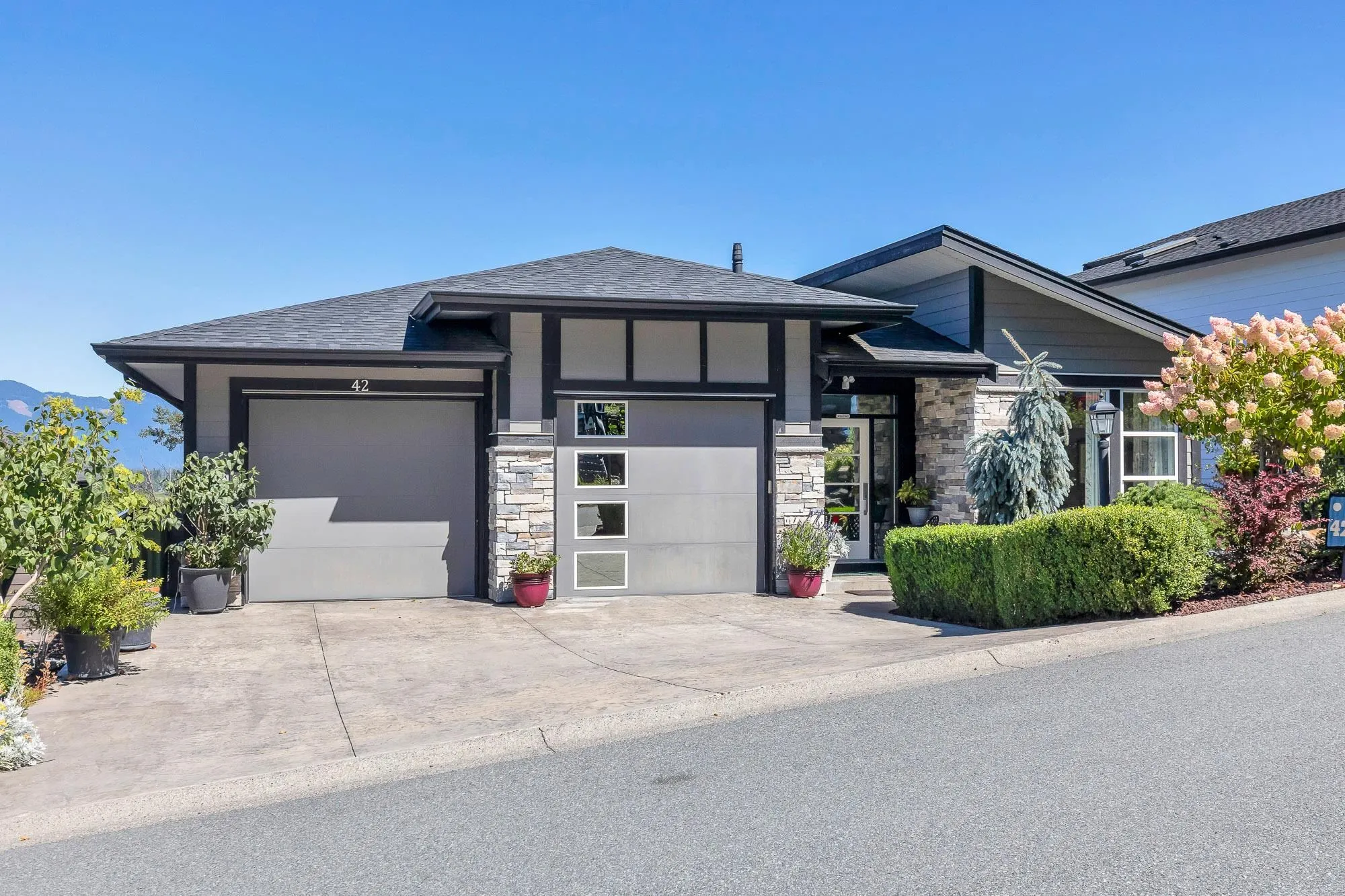 42 50778 Ledgestone Place
