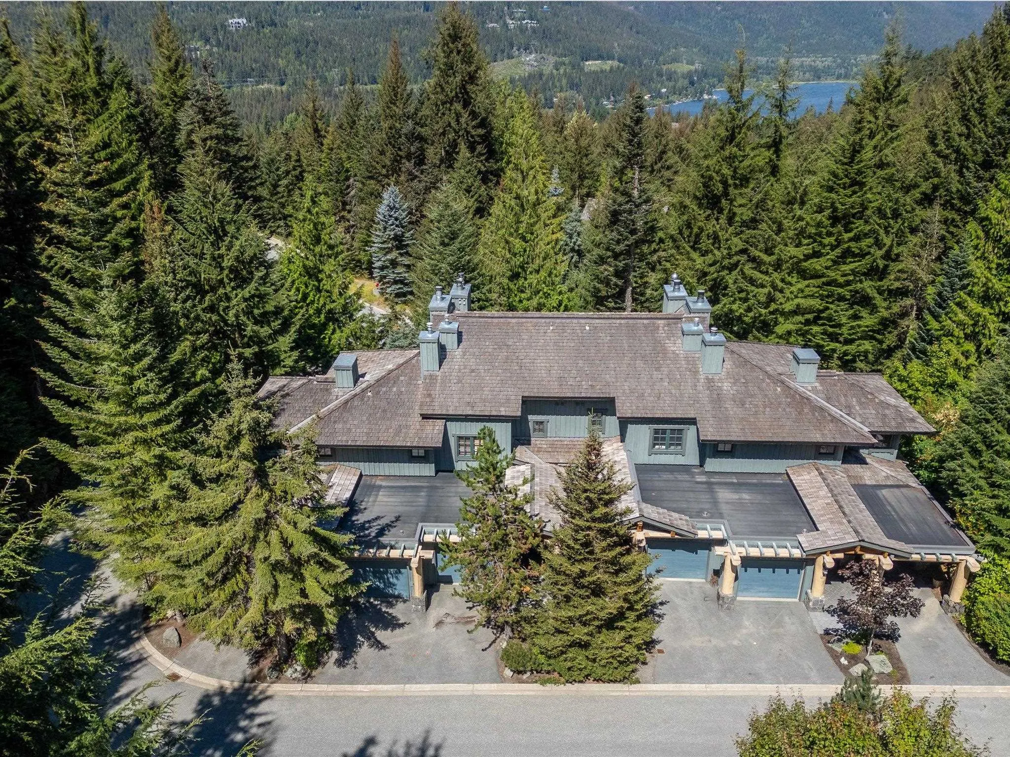 4 2240 Nordic Drive